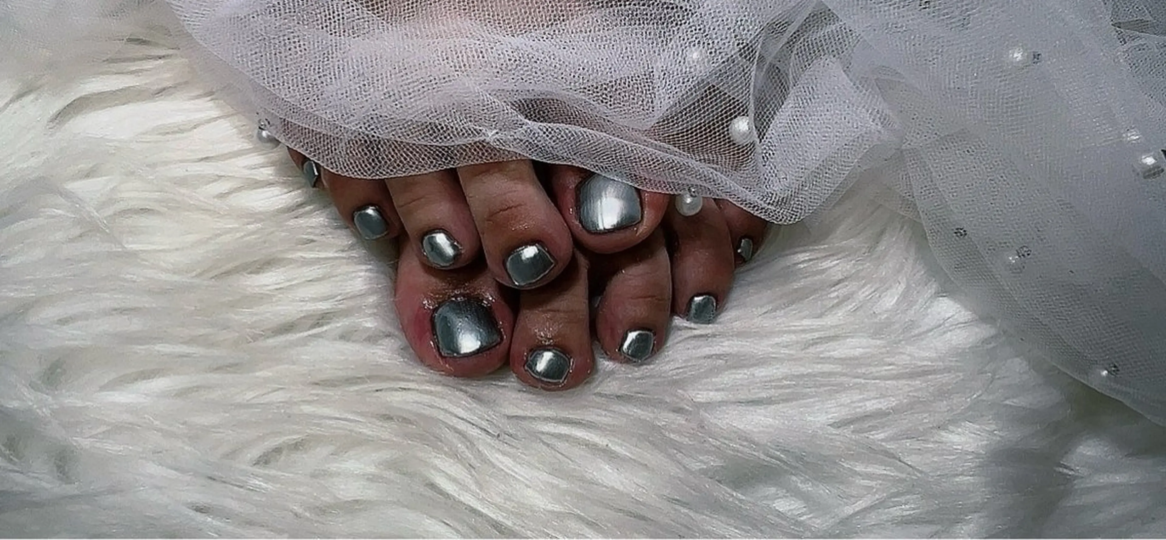 ネイル シルバー フットネイル Ruana Nailのネイルデザイン