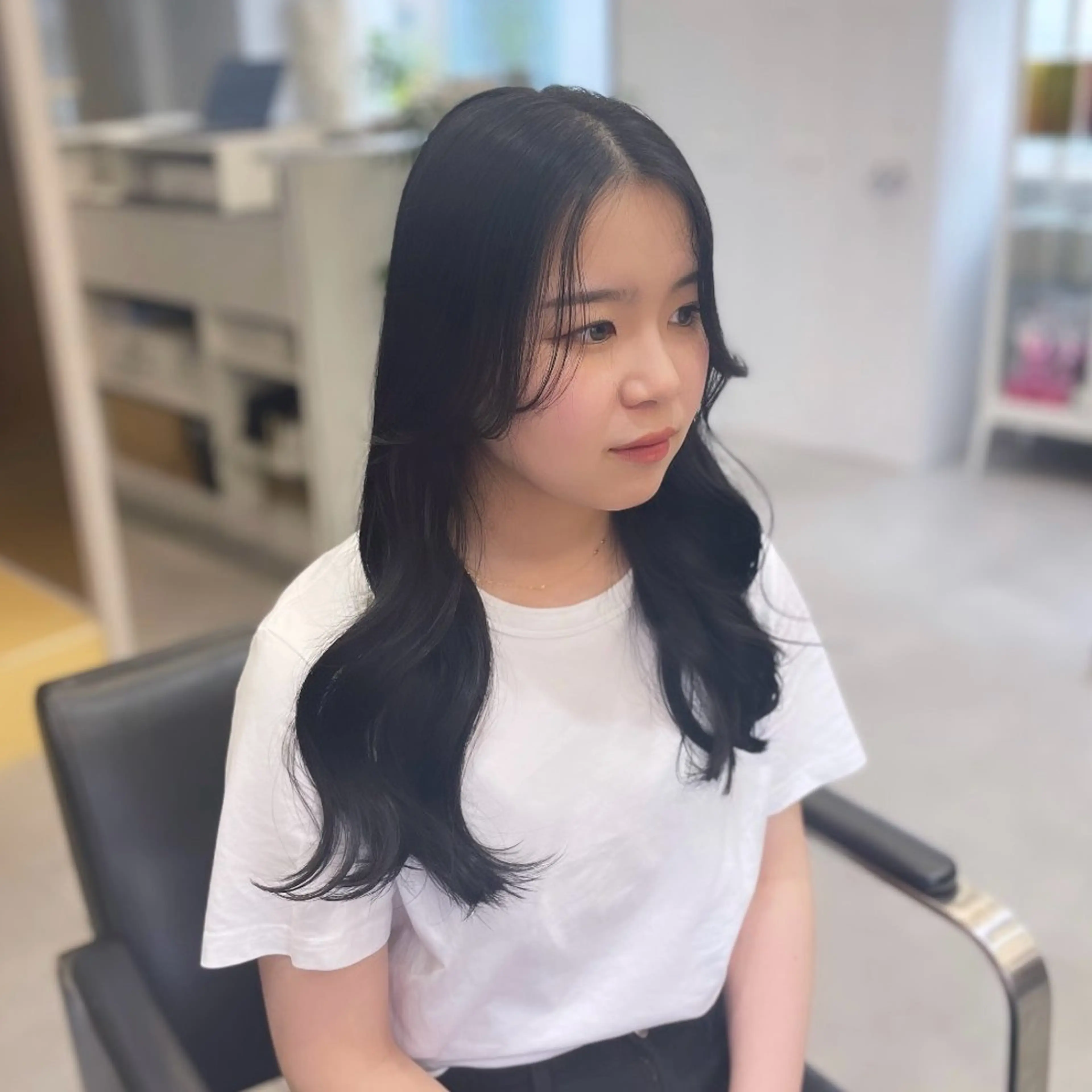 ロング カラー 黒髪 ブルーカラー 透明感カラー レイヤーカット カット ヘアカラー Rui/透明感カラー 暖色/レイヤーカットのヘアスタイル