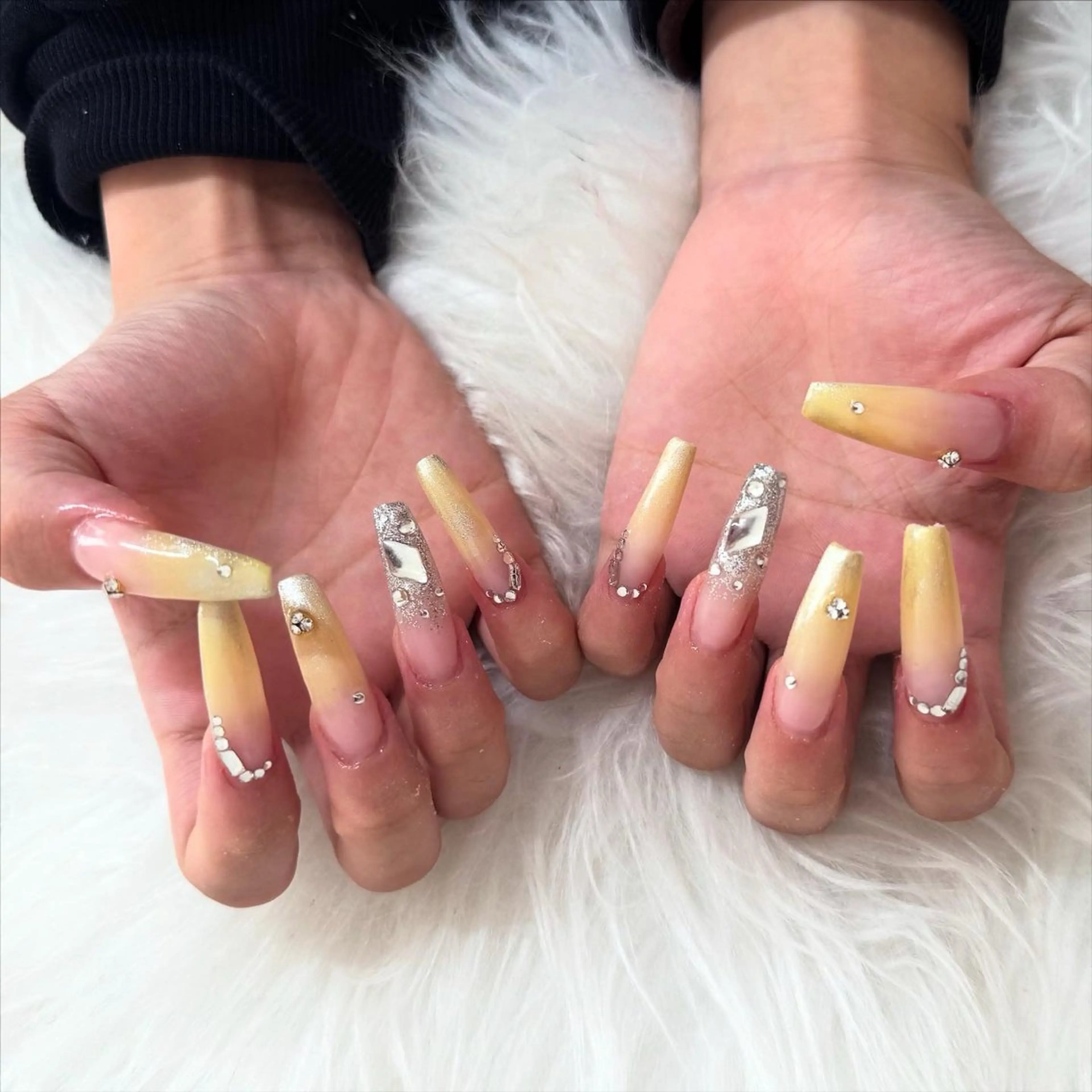 ロング ハンドネイル mao .のネイルデザイン