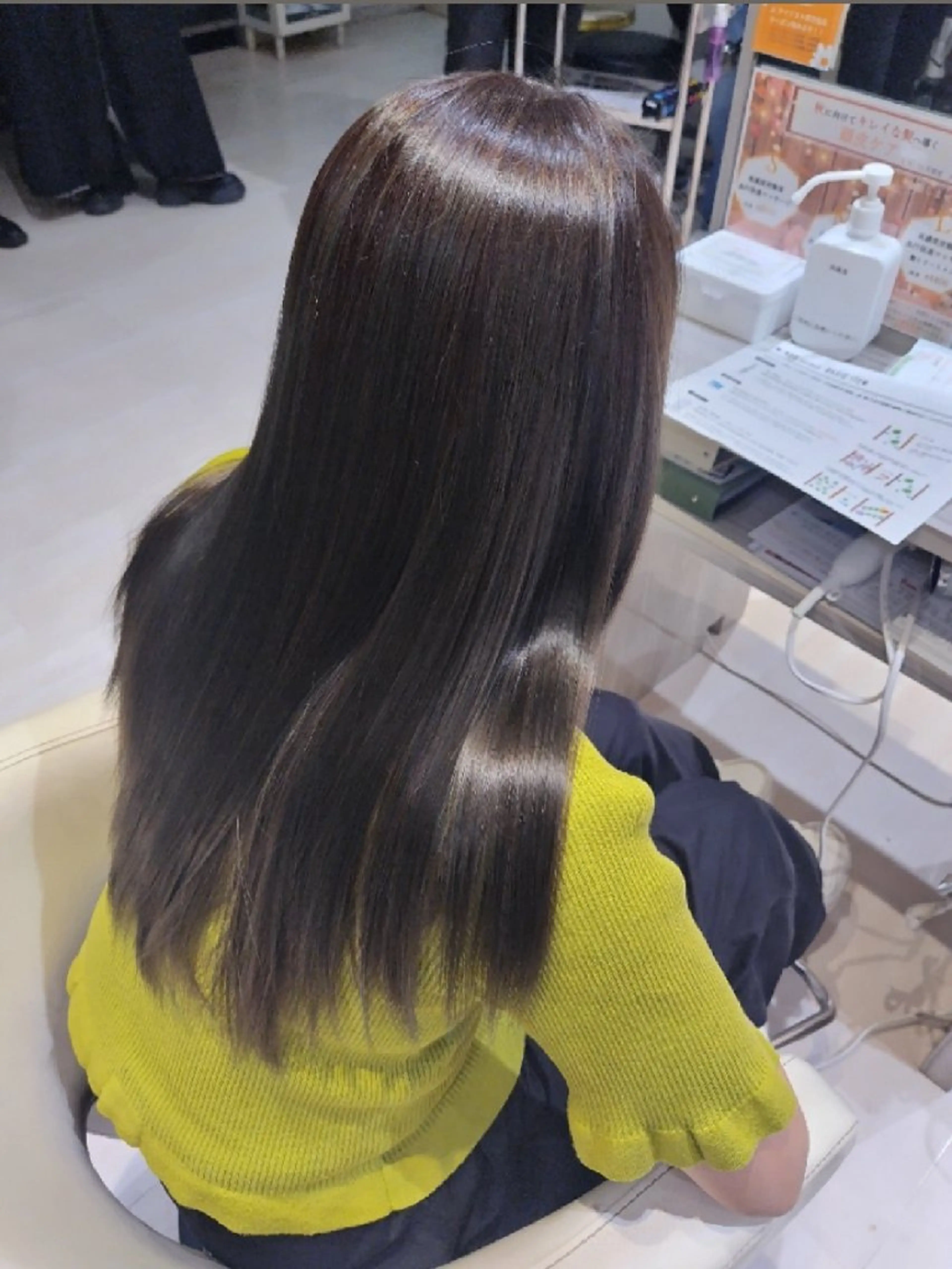 ロング カラー オリーブカラー ヘアカラー 田端みおと🐱 SoZoBridgeのヘアスタイル