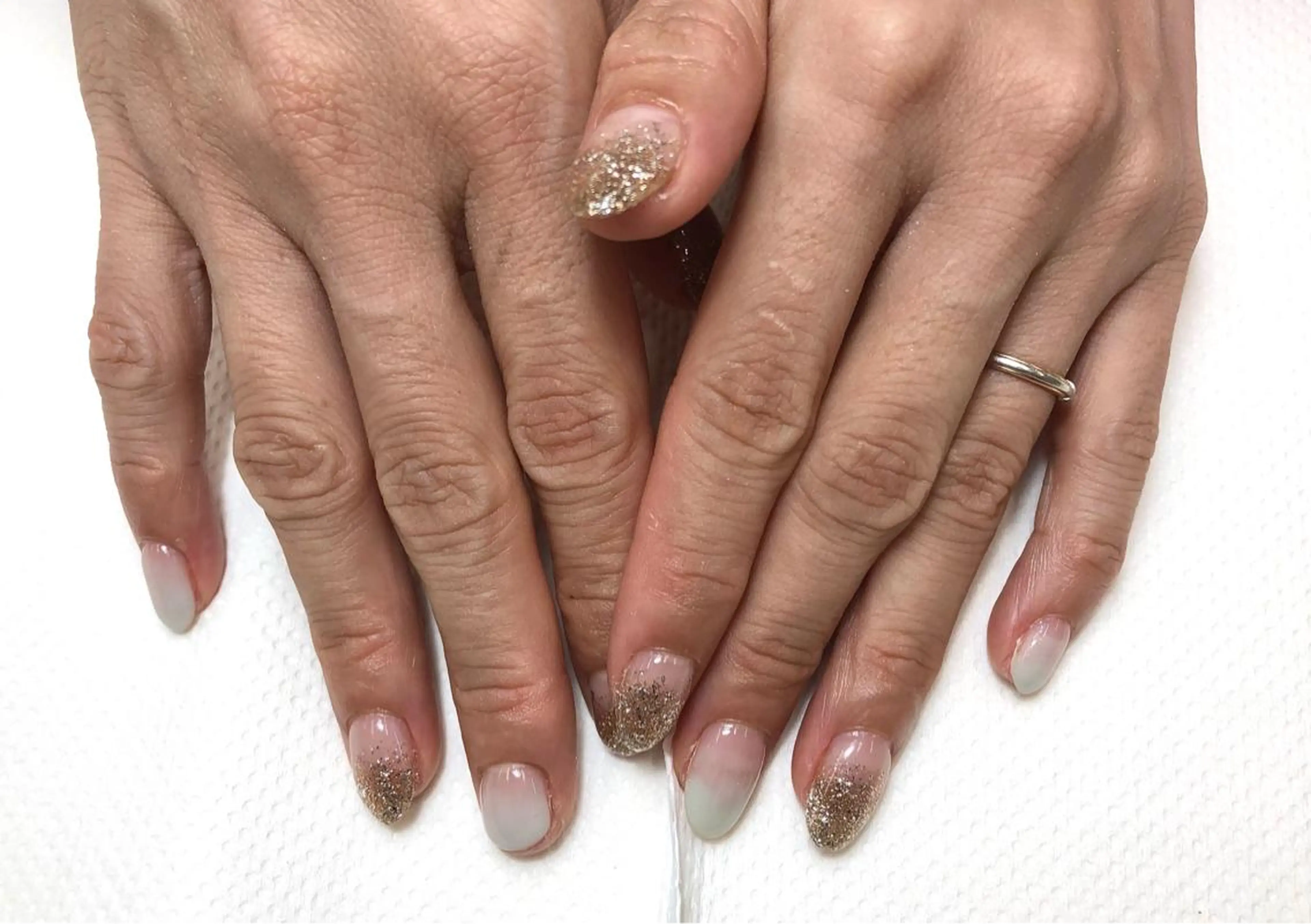 ネイル MAXKELLY 大阪・梅田店所属・徳田 亜衣佳のネイルデザイン