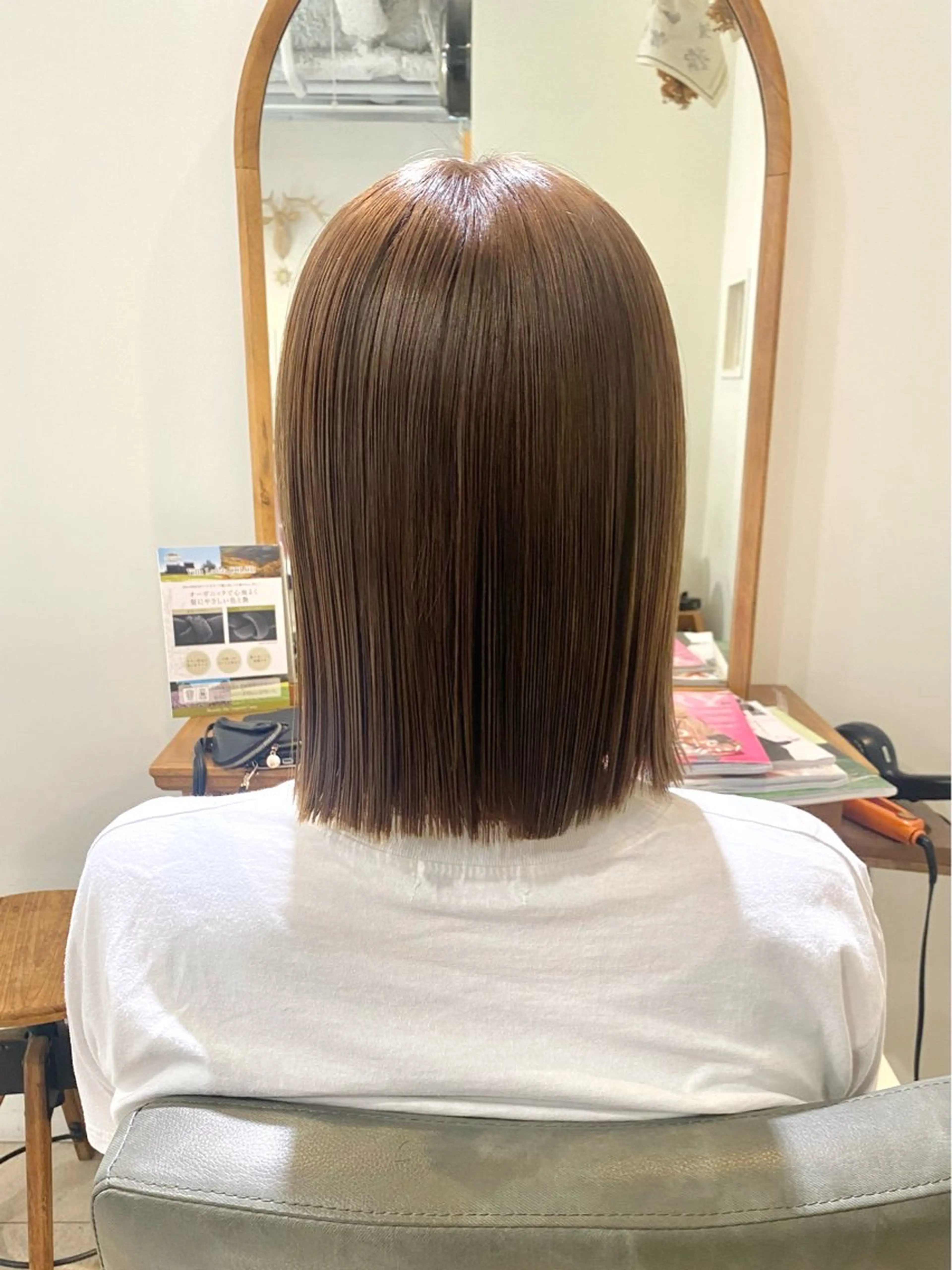 ミディアム アッシュ ボブ カット ヘアカラー LiC えりのヘアスタイル