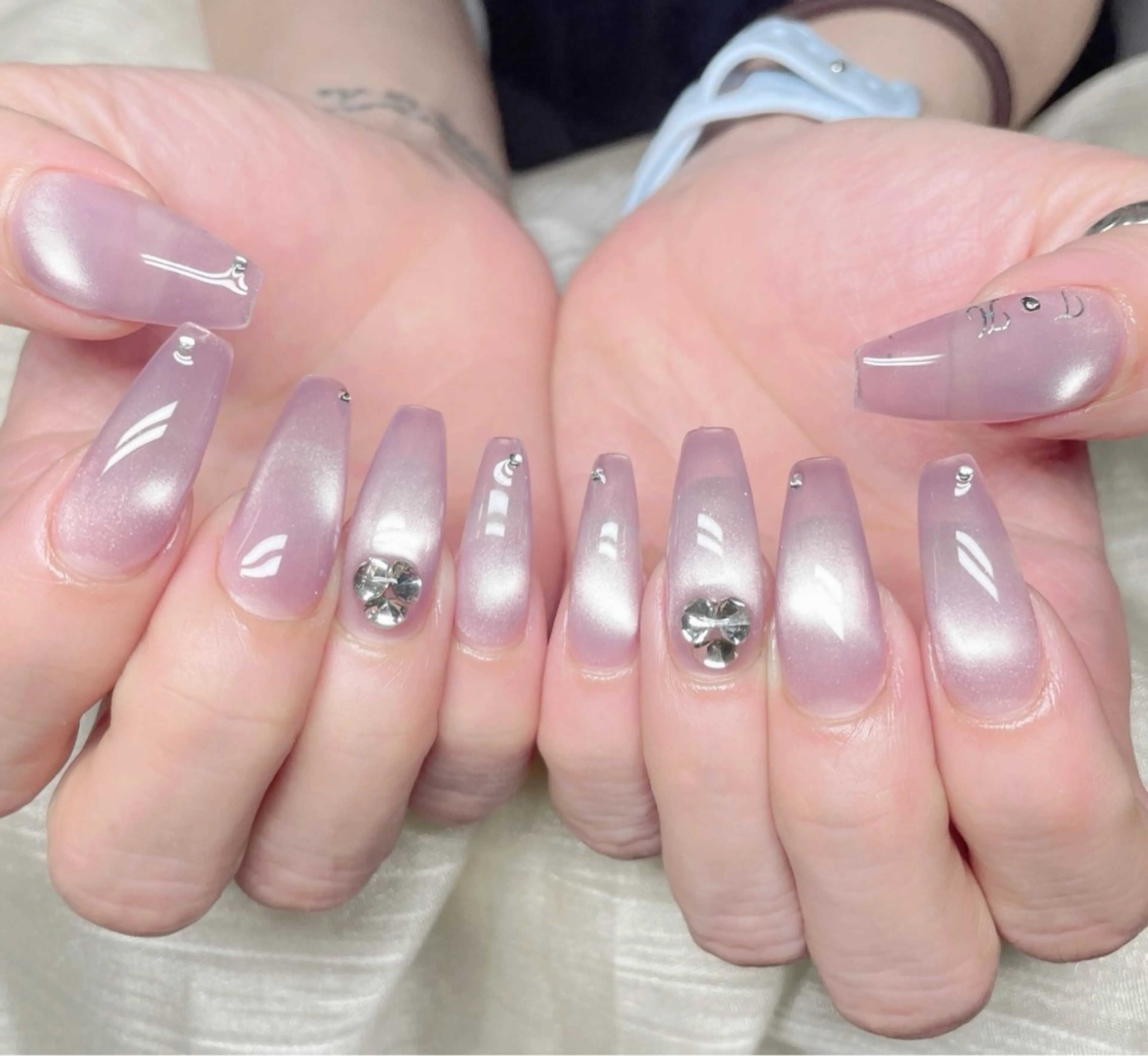 ネイル アヤメネイル 最新チップスカルプのネイルデザイン