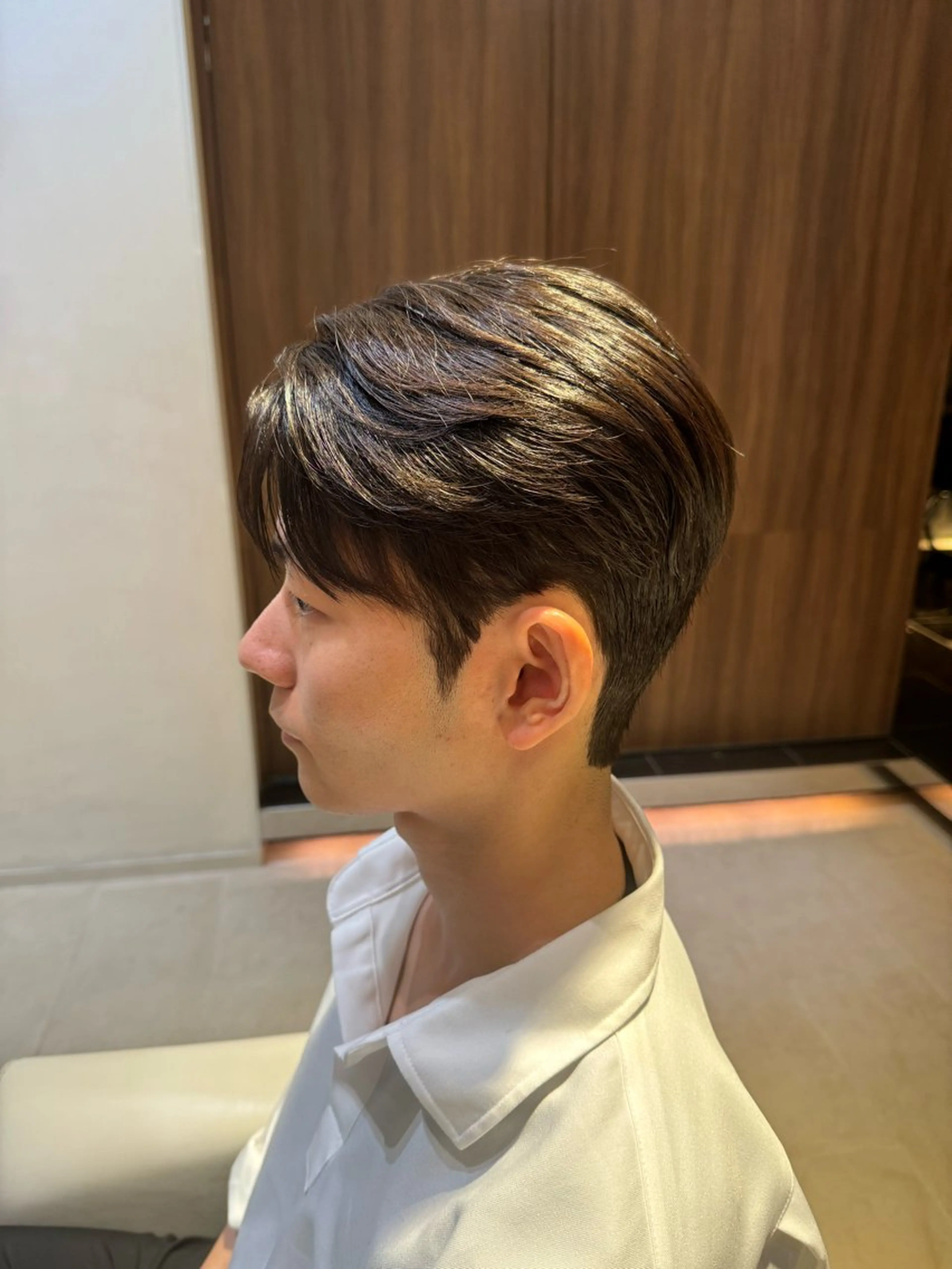 ショート パーマ メンズ センターパート コンマヘア ダウンパーマ カルマパーマ メンズ韓国風 YUKI🇰🇷 カルマ／ダウンパーマのヘアスタイル