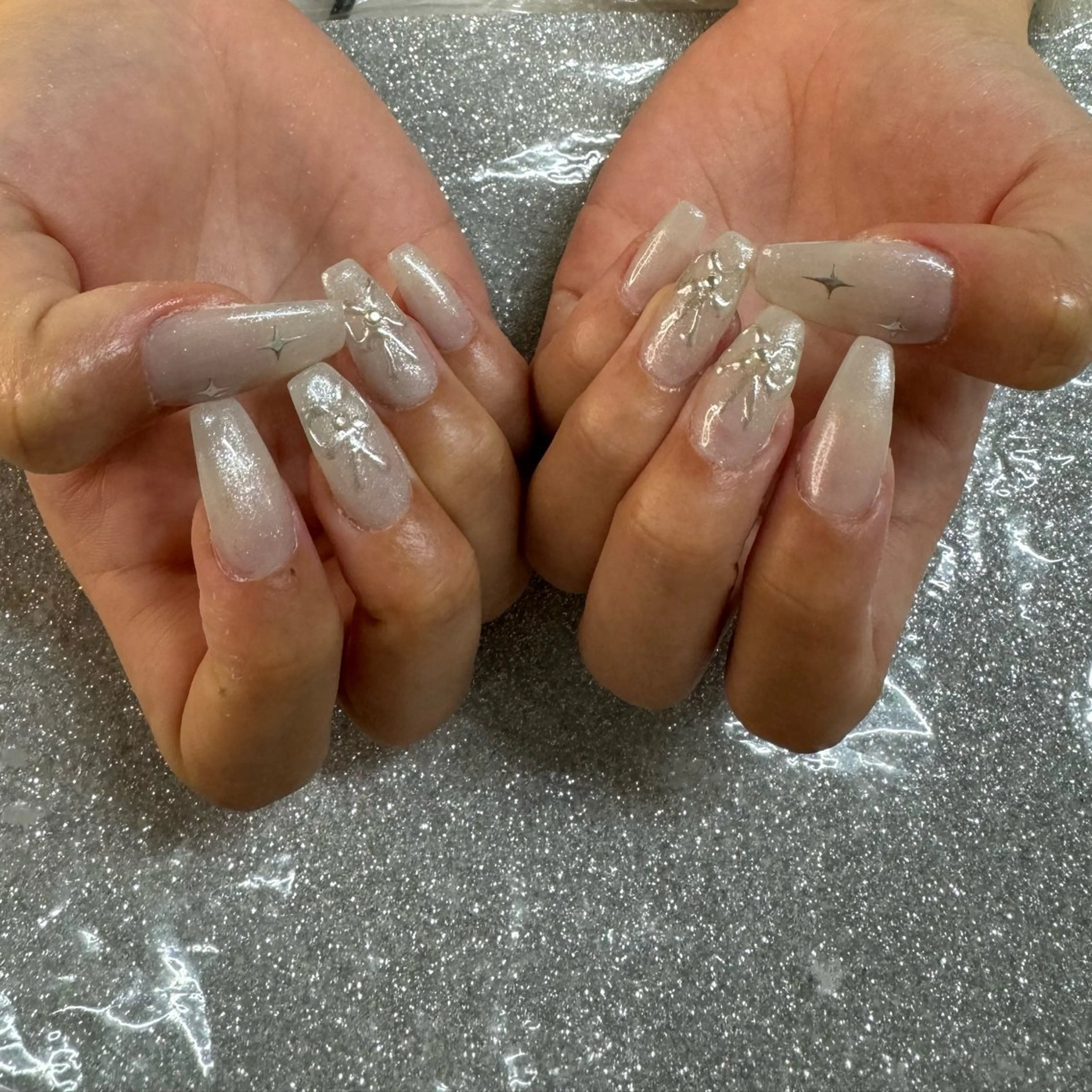 ネイル ハンドネイル VIERU 🌈🎀💖のネイルデザイン