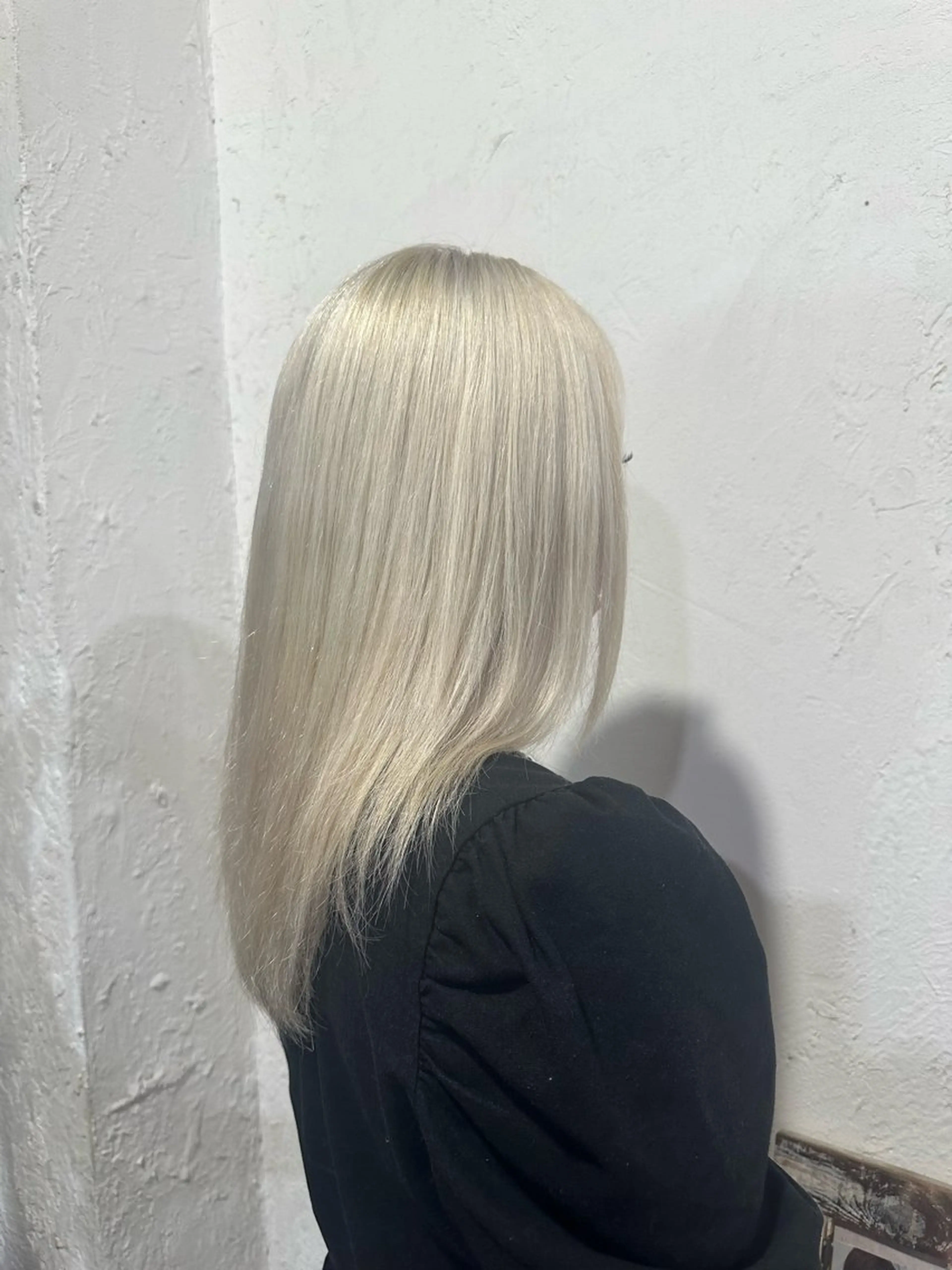 カラー indigo blue所属・indigo/ Minamiのヘアスタイル