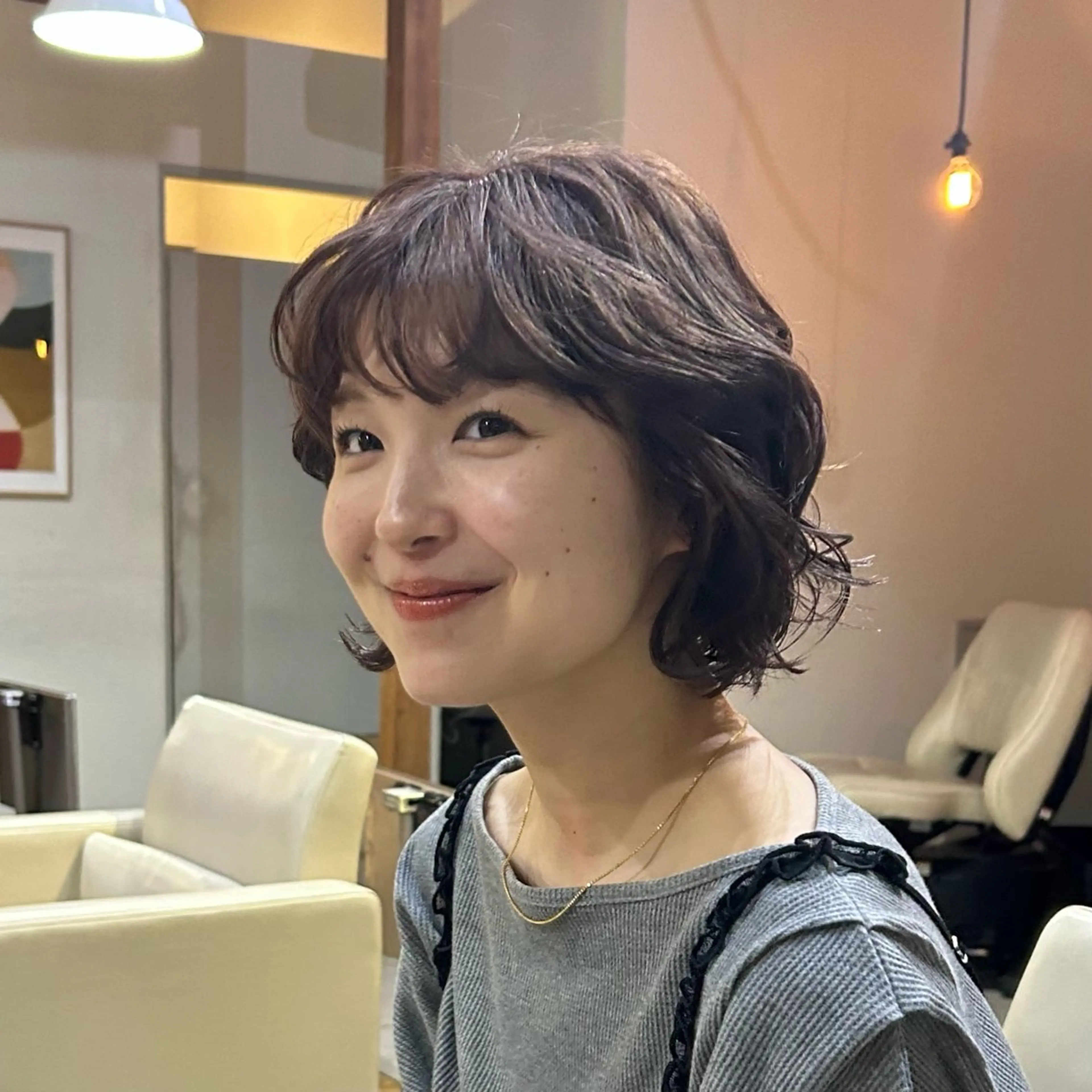 ショート カラー ラベンダーカラー MUKU 市川 莉花のヘアスタイル