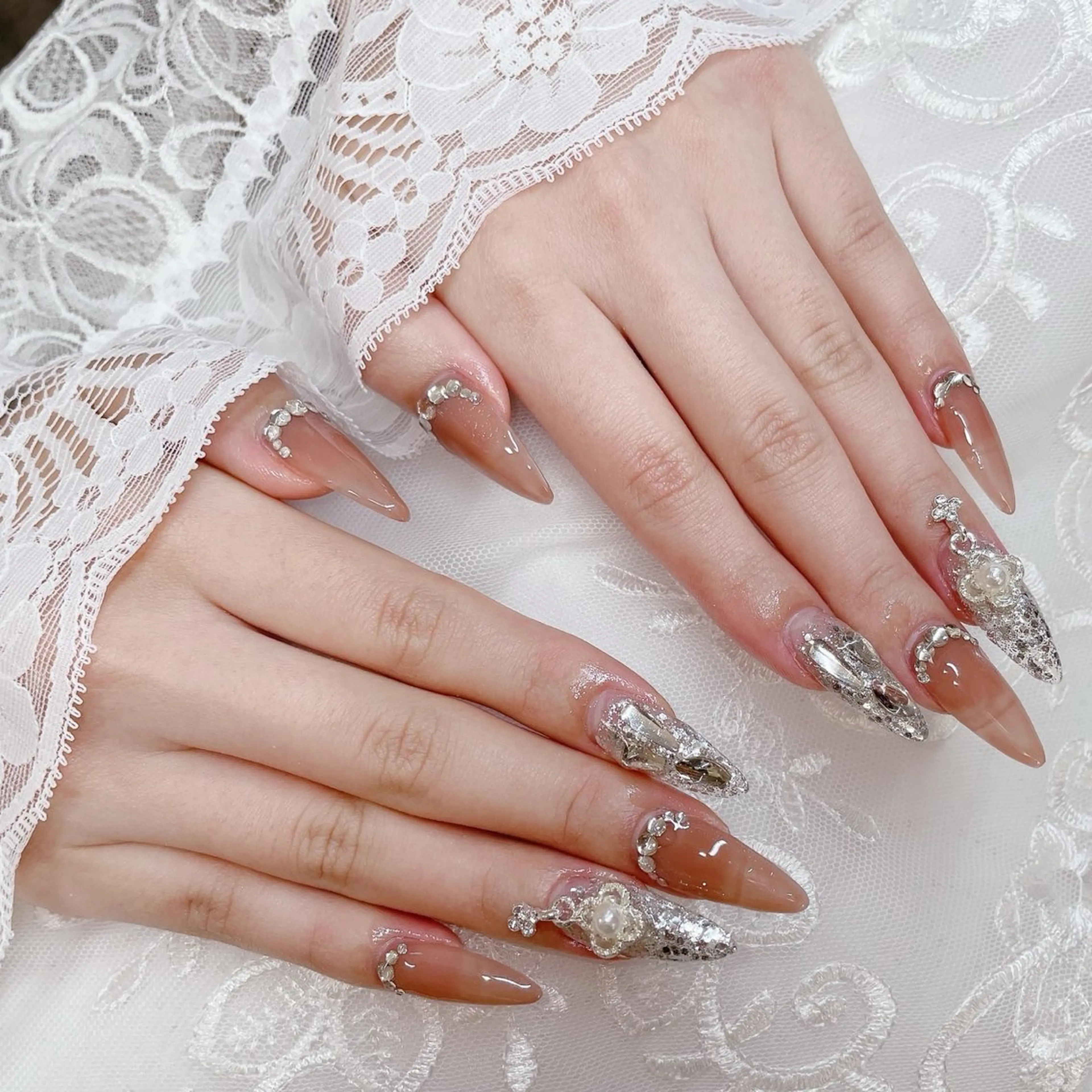 ロング ハンドネイル ハンドケア 💜MIYA nail川崎店のネイルデザイン