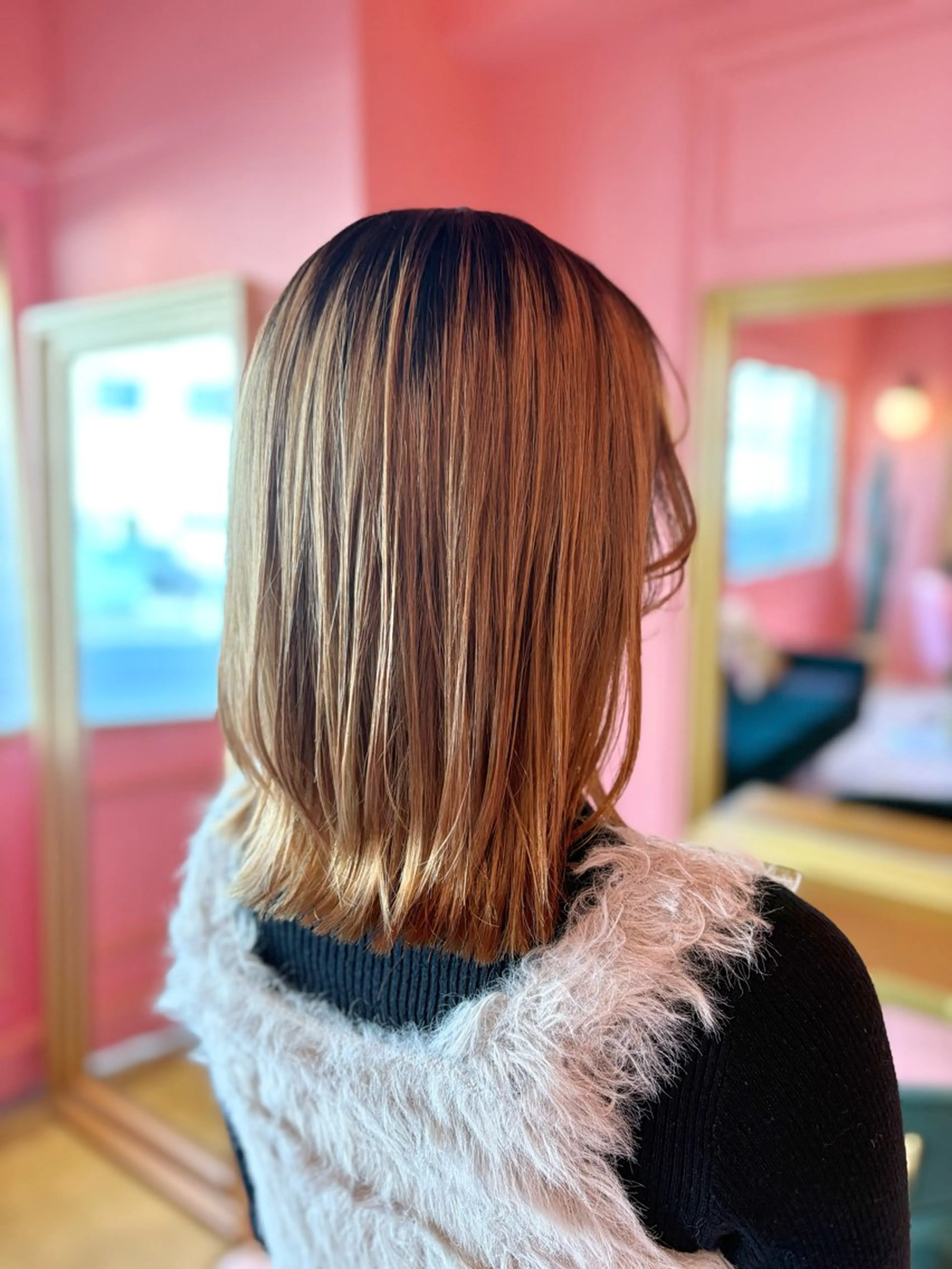 ミディアム くびれヘア 外ハネヘア 樋口 花穂のヘアスタイル