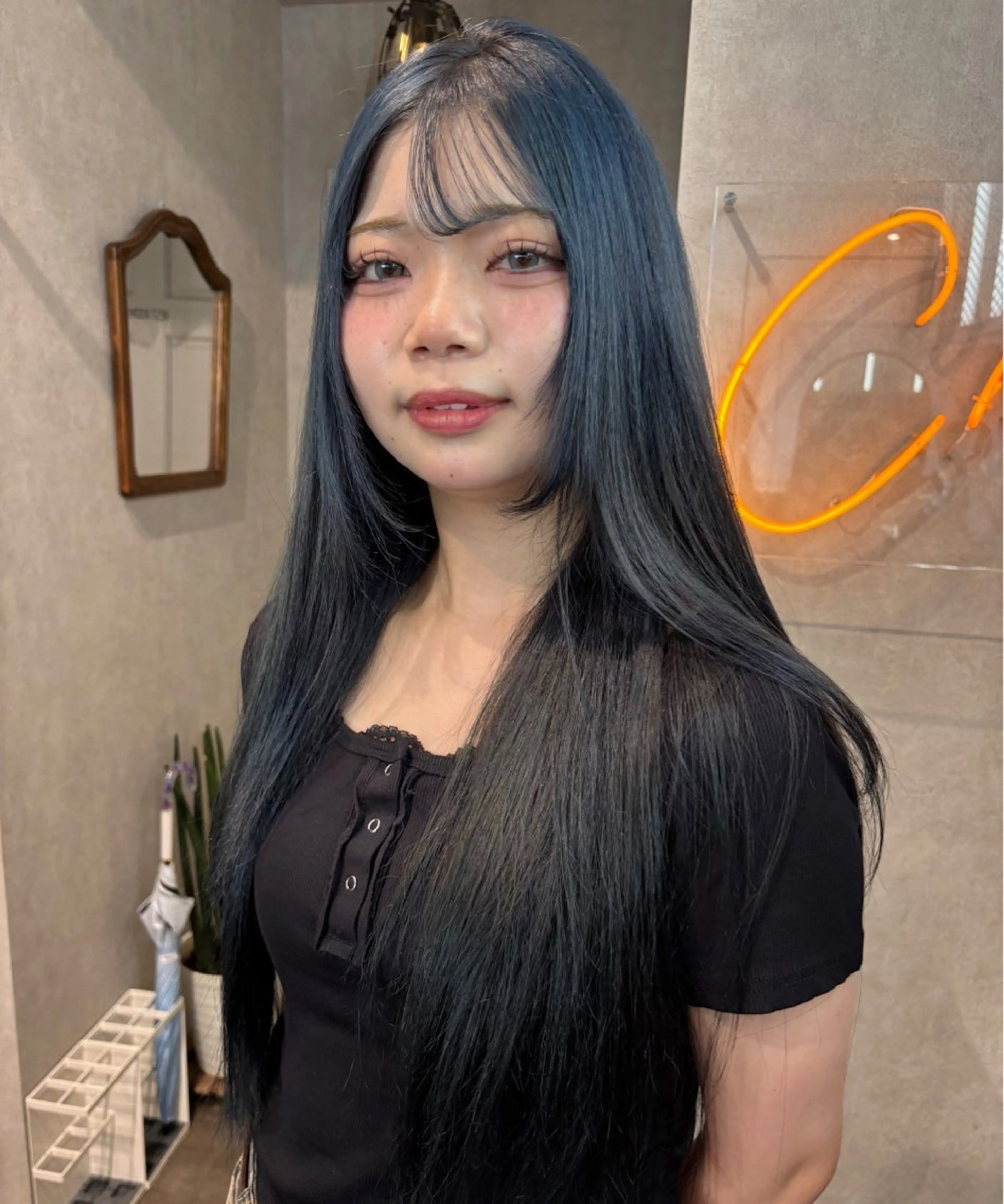 ロング カラー ヘアアレンジ 切りっぱなしボブ ブリーチ ダブルカラー イヤリングカラー ハイライトカラー iona/ハイトーン /ネイルのネイルデザイン