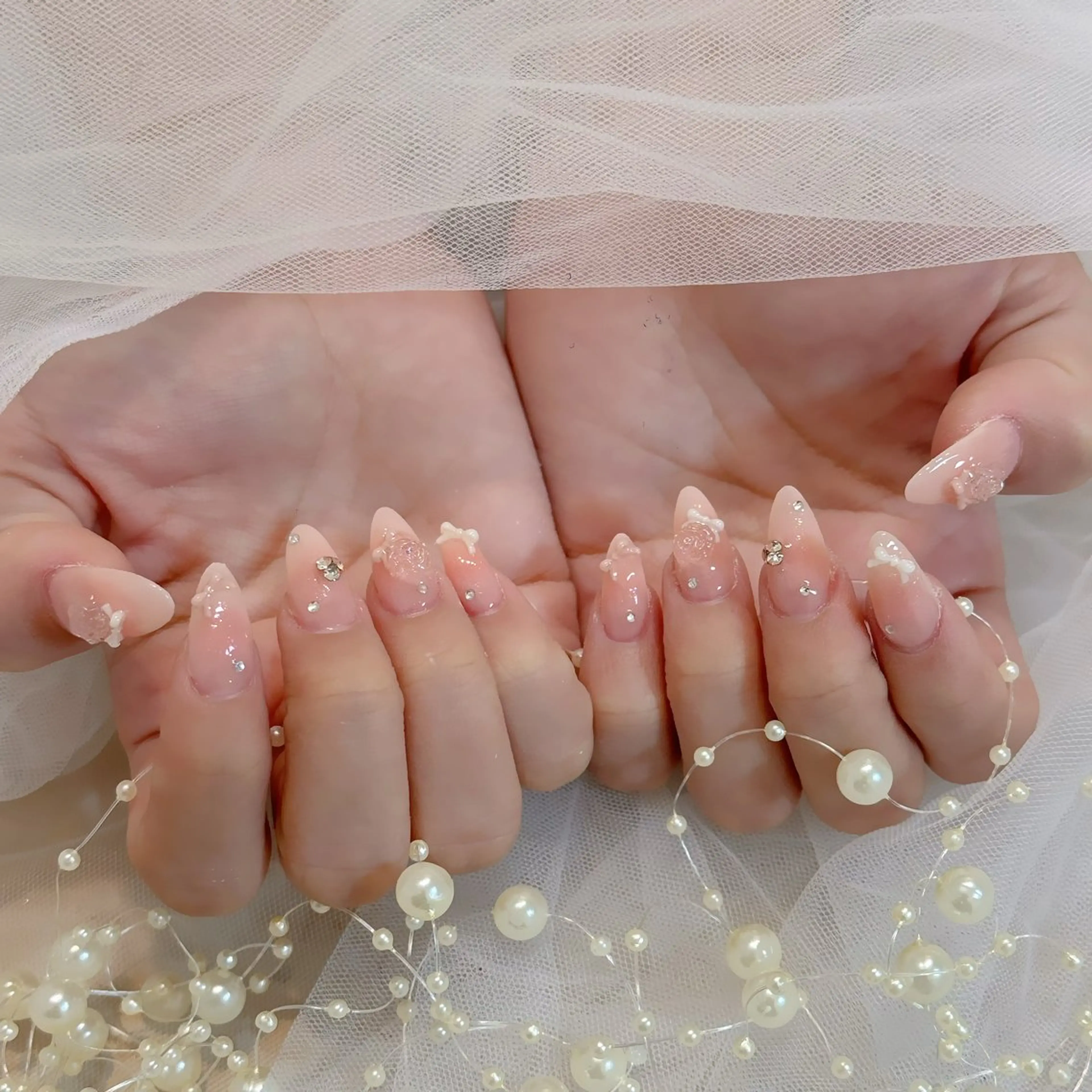 ネイル チークネイル フレンチネイル ガラスフレンチ グラデーション キラキラネイル ハンドネイル LilyLala Nailsalonのネイルデザイン