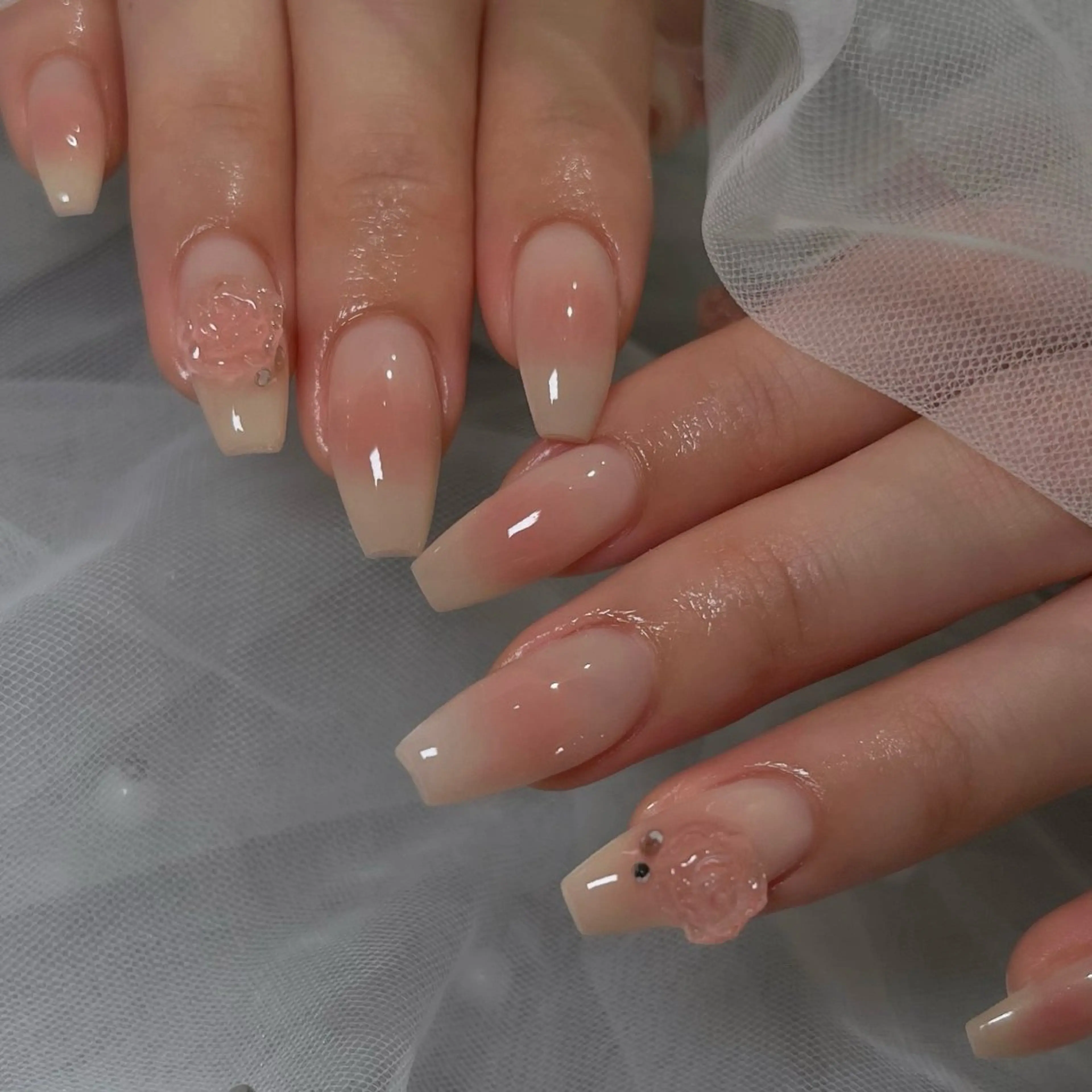 ネイル チークネイル ハンドネイル NEO Beauty Salon所属・𝐍𝐄𝐎 𝐉𝐔𝐑𝐈のネイルデザイン