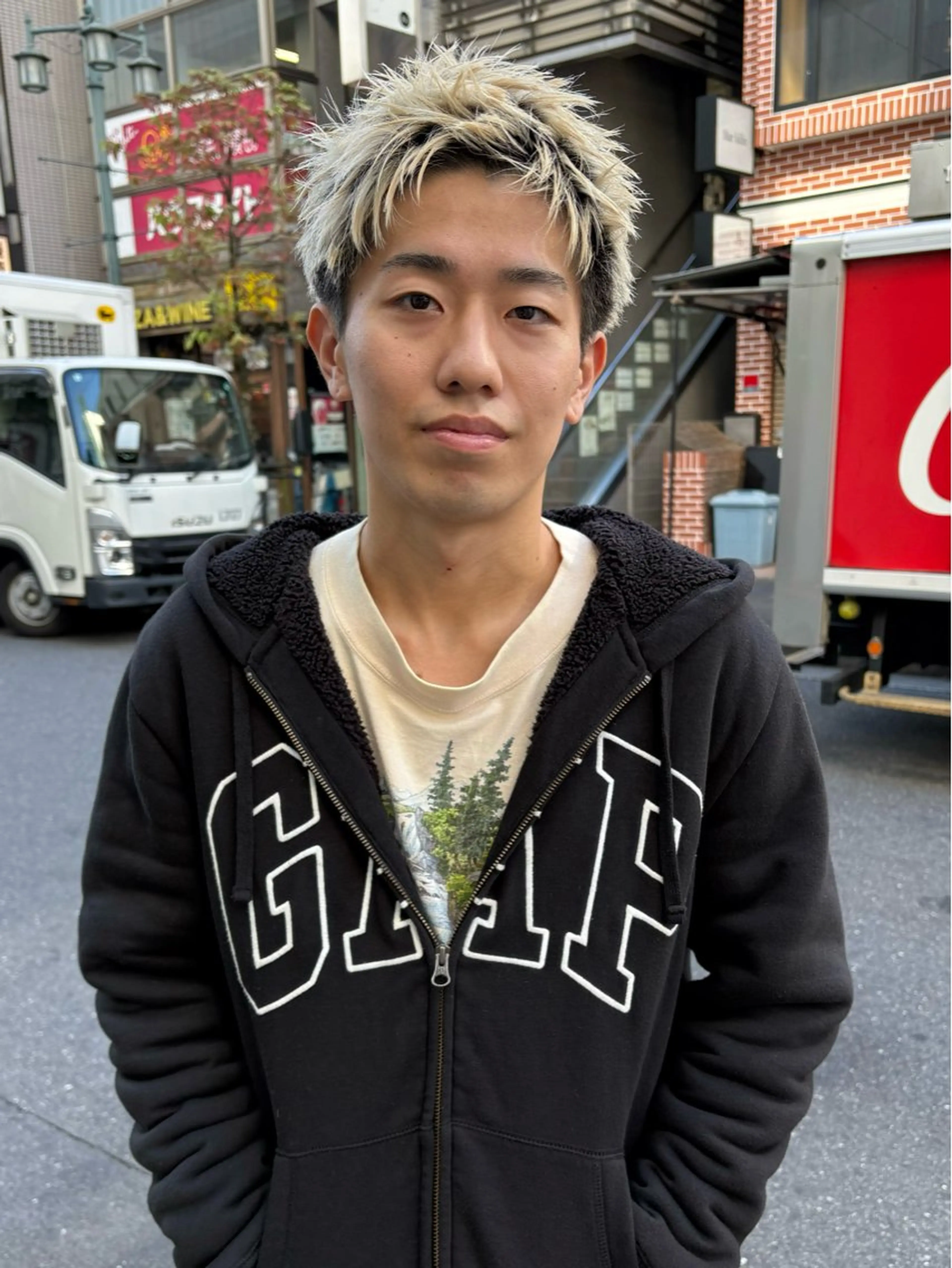 ショート メンズ 切りっぱなしボブ メンズブリーチ メンズハイライト メンズハイトーン メンズインナーカラー HARUKI🏔️/ メンズ/透け感カラーのヘアスタイル