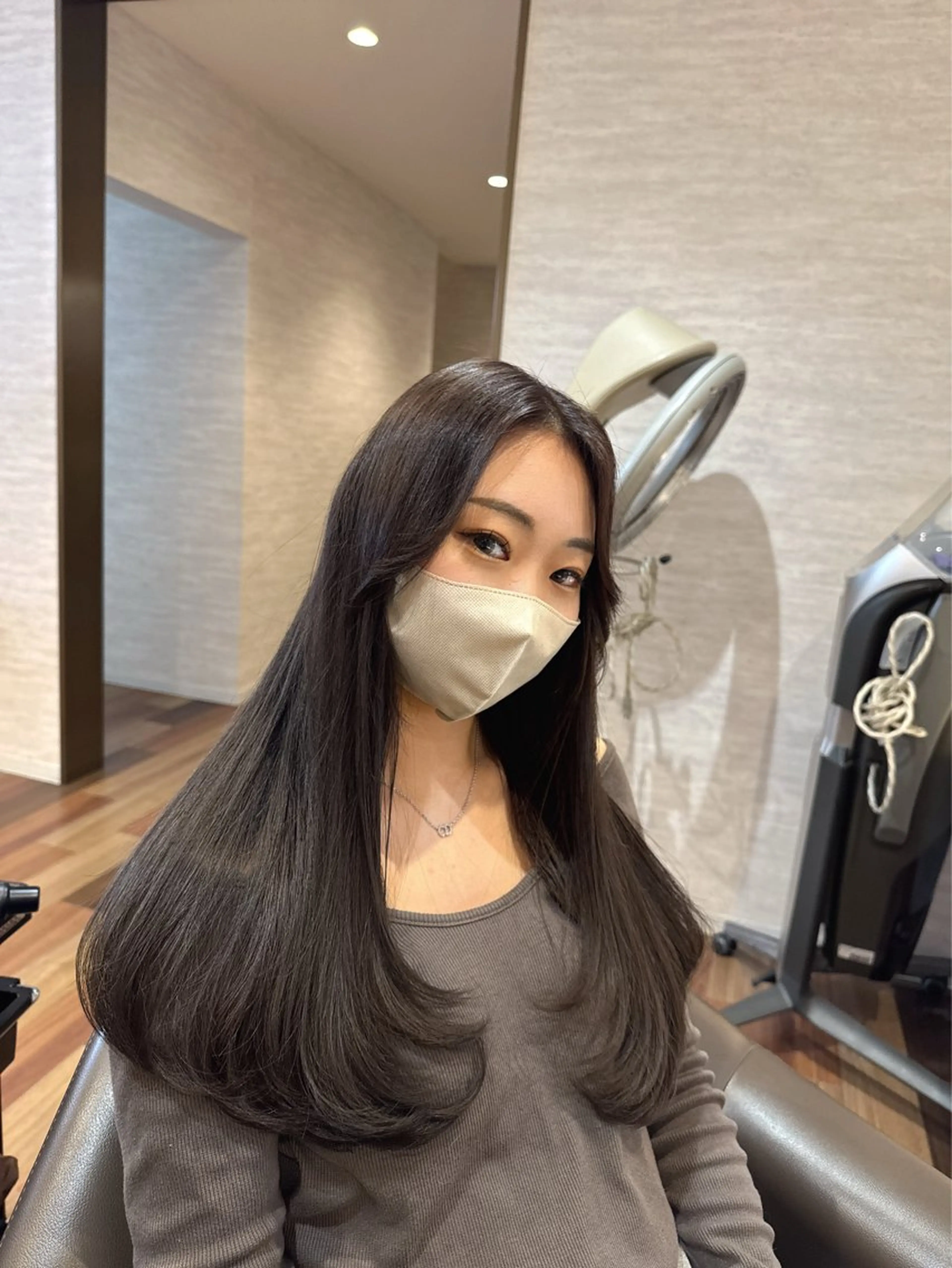 ロング レイヤーカット カット ヘアカラー 森 千風優のヘアスタイル