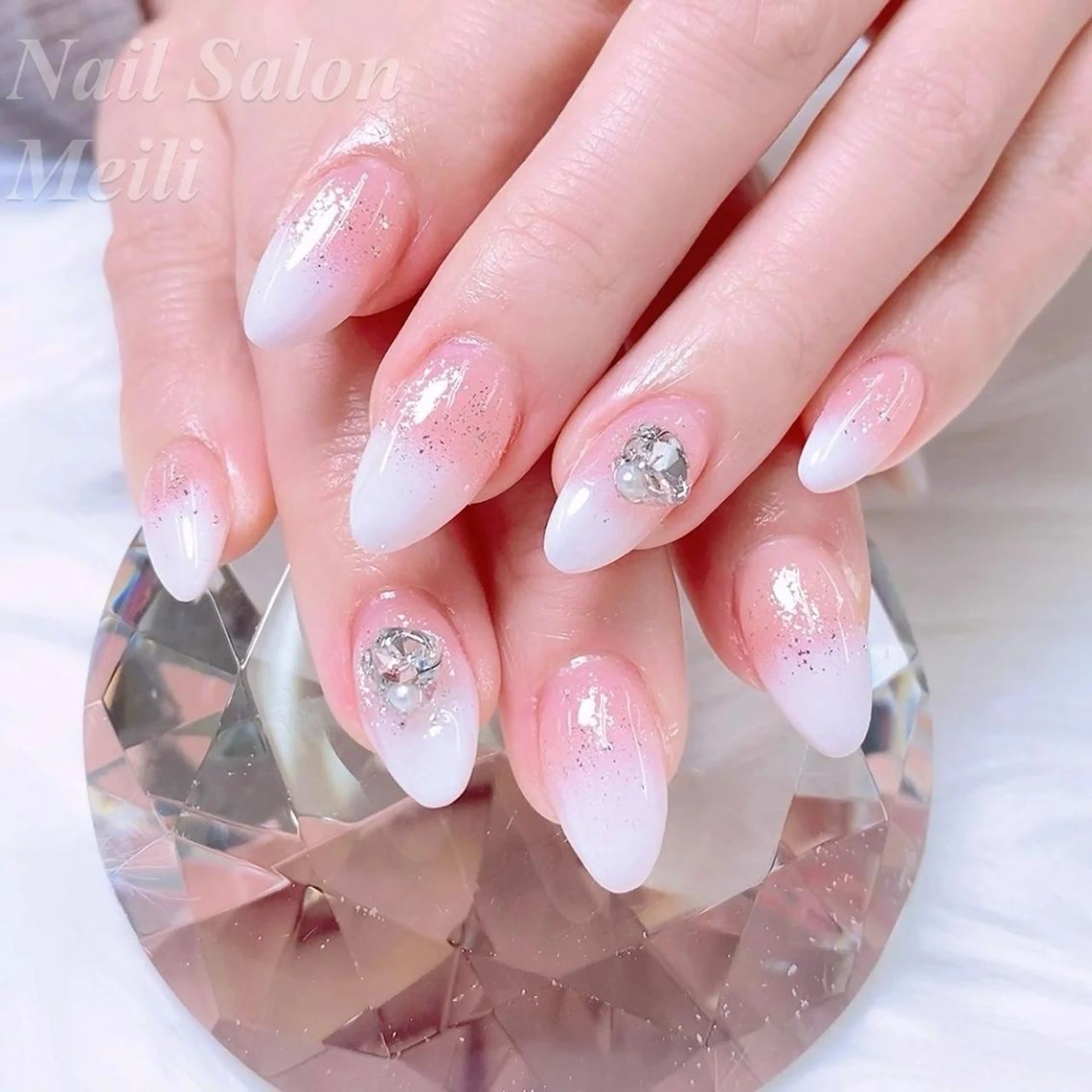 ネイル アートネイル グラデーション キラキラネイル ラメ(グリッター) ピンク ハンドネイル ネイルサロン メイリーのネイルデザイン