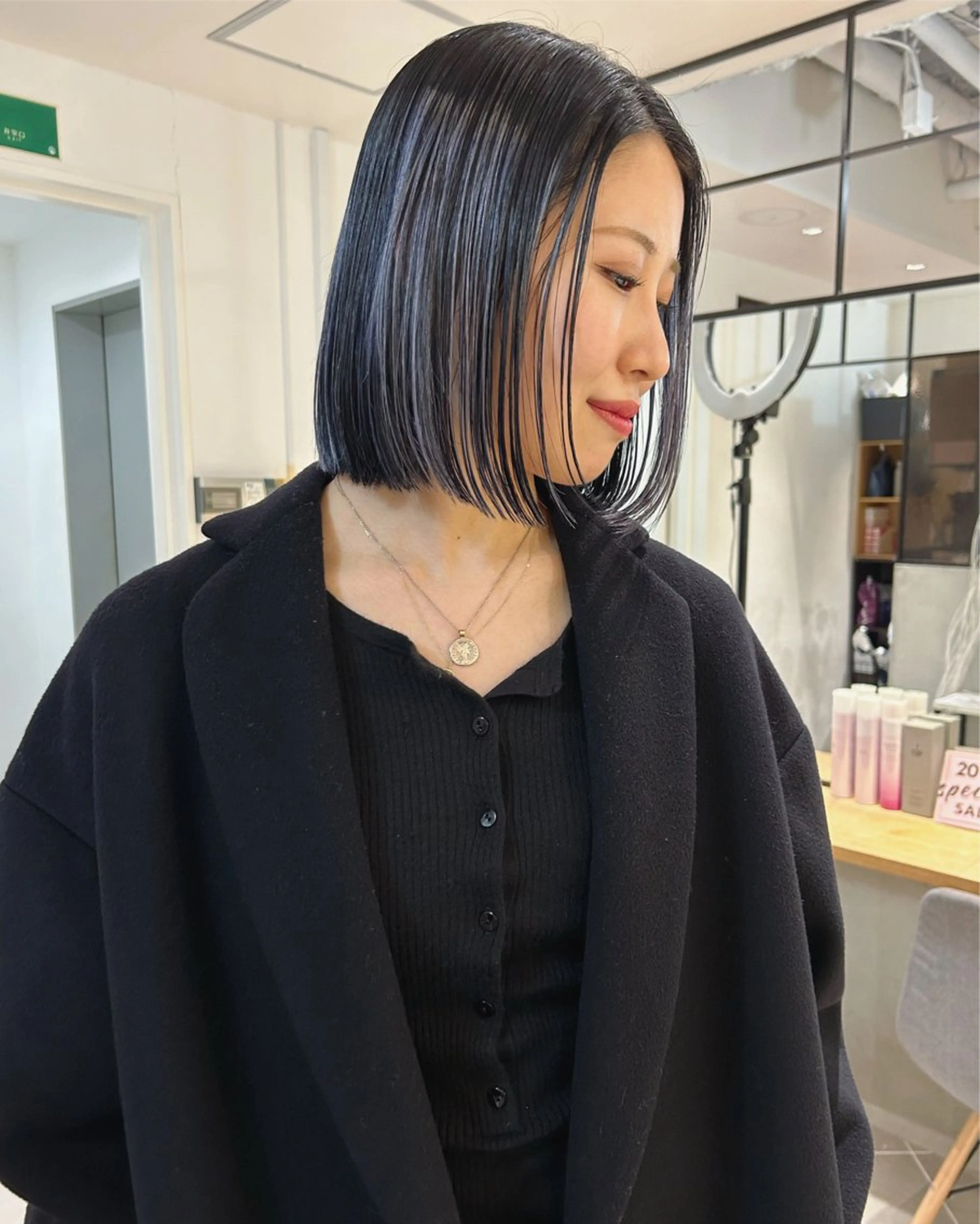 ショート カラー ブリーチ ボブ カット ヘアカラー トリートメント Loom.所属・村上雅人 ナチュラルモードのヘアスタイル