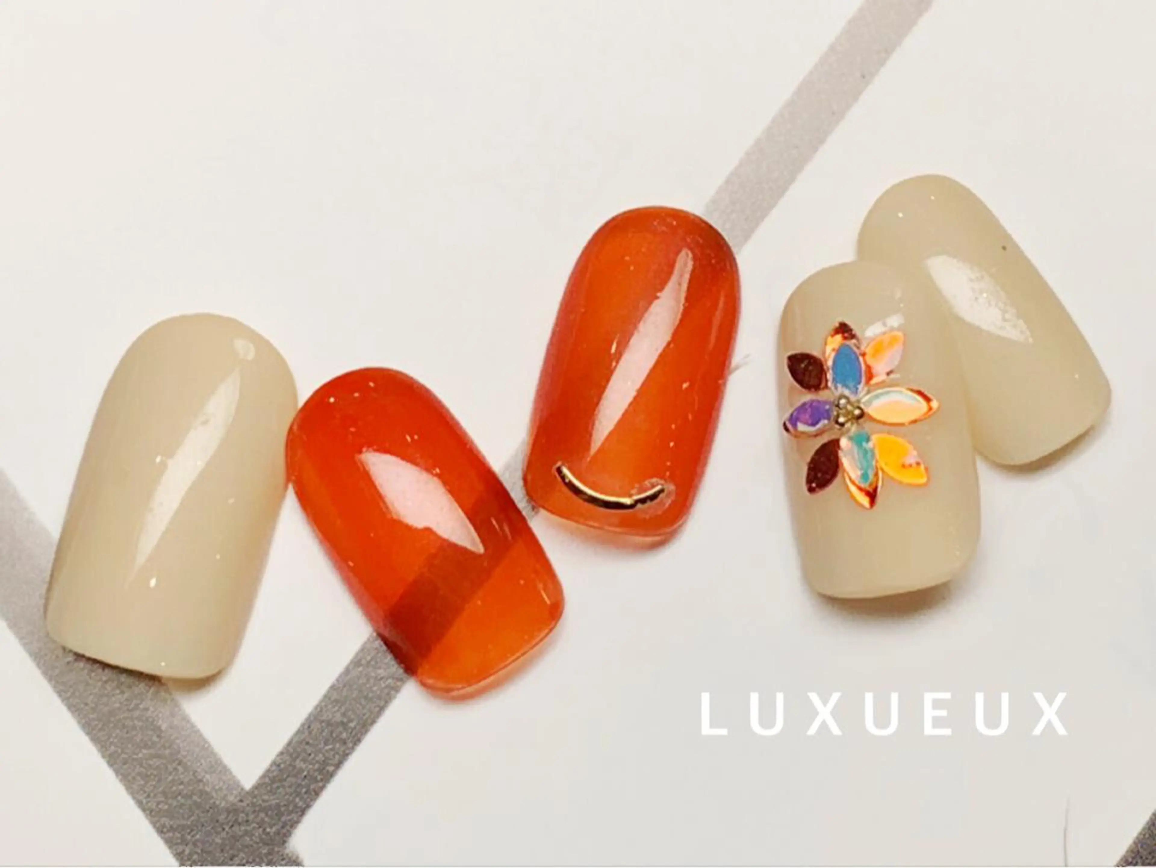 ネイル LUXUEUX春日店所属・LUXUEUX春日店 (ルクソー)のネイルデザイン