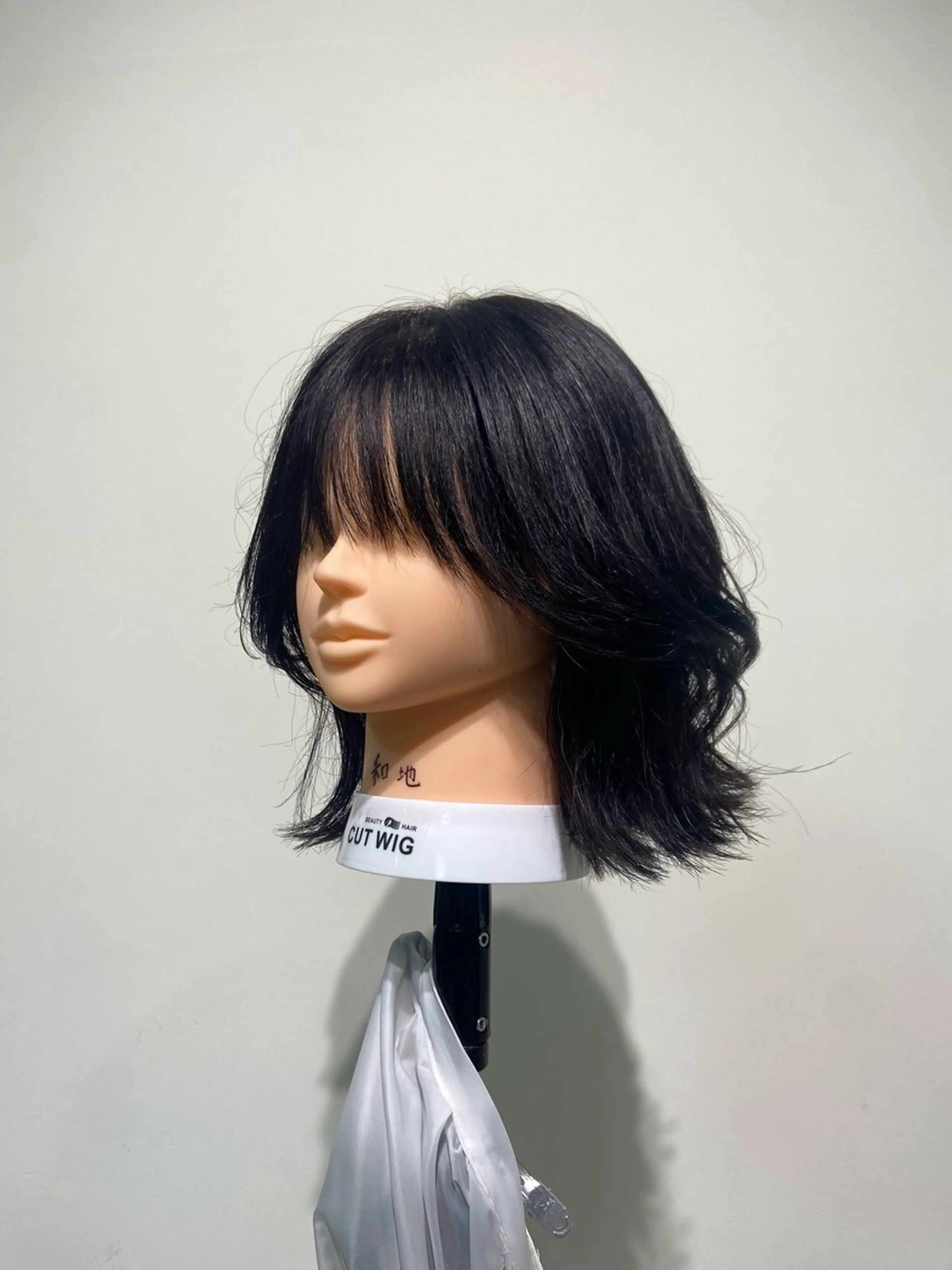 ミディアム 髪質改善/オリーブ/ ウルフカット/カラーのヘアスタイル