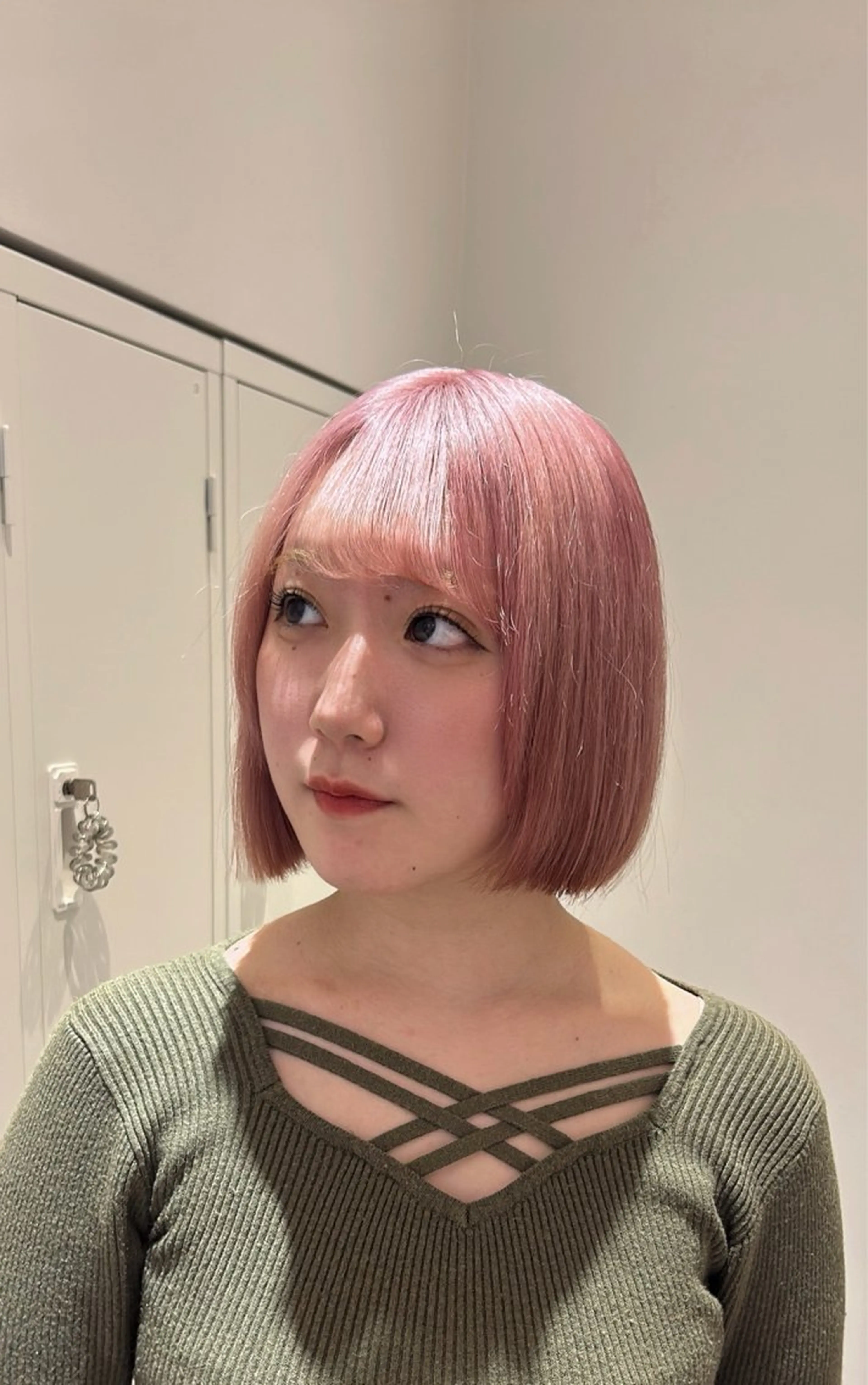 ミディアム カラー ブリーチ ピンクカラー カット ヘアカラー トリートメント 有働由良／ハイトーン ／韓国メンズヘアのヘアスタイル