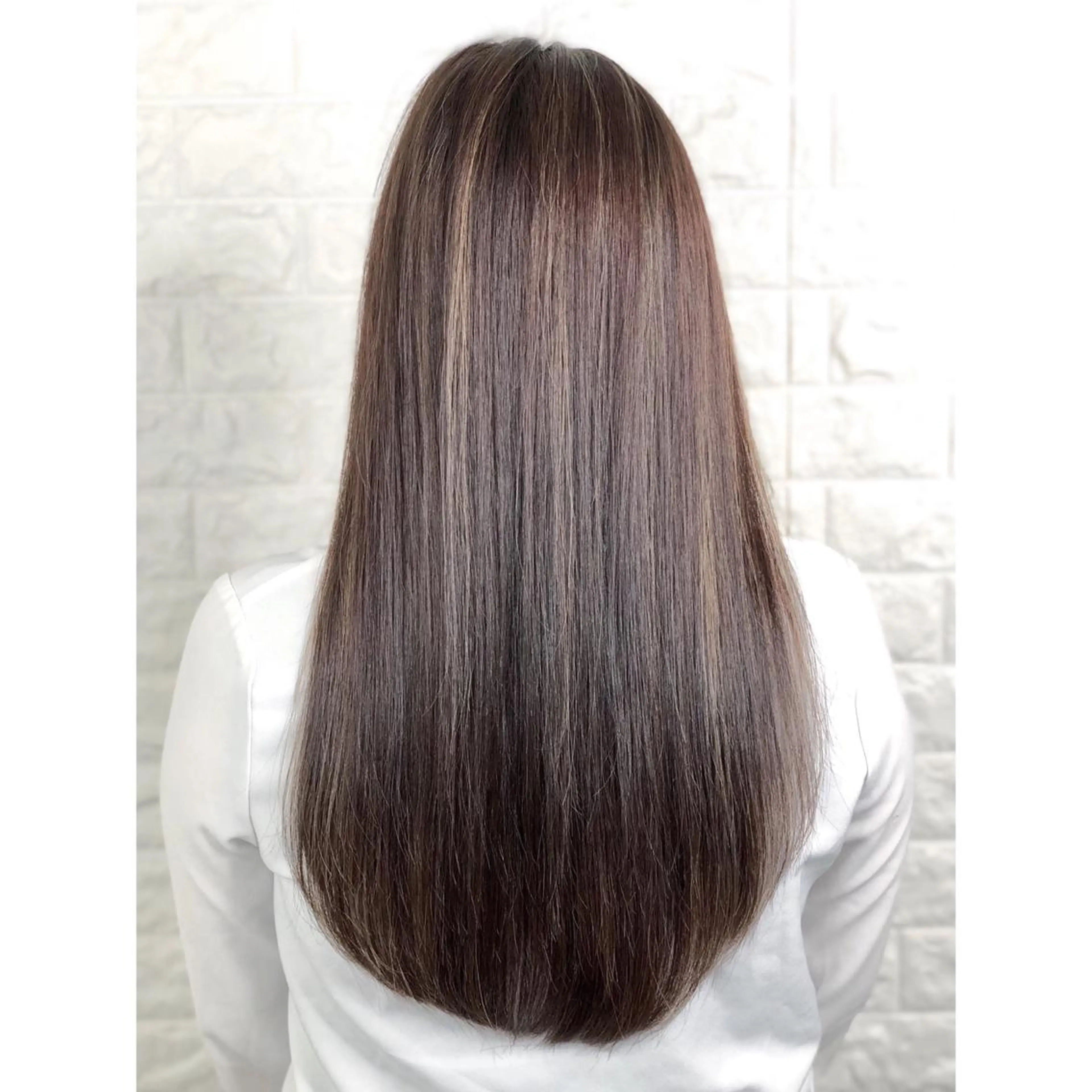 ロング カラー 透明感カラー グレージュ ハイライトカラー ハイライト KIZU 髪質改善 オカルト怪談のヘアスタイル