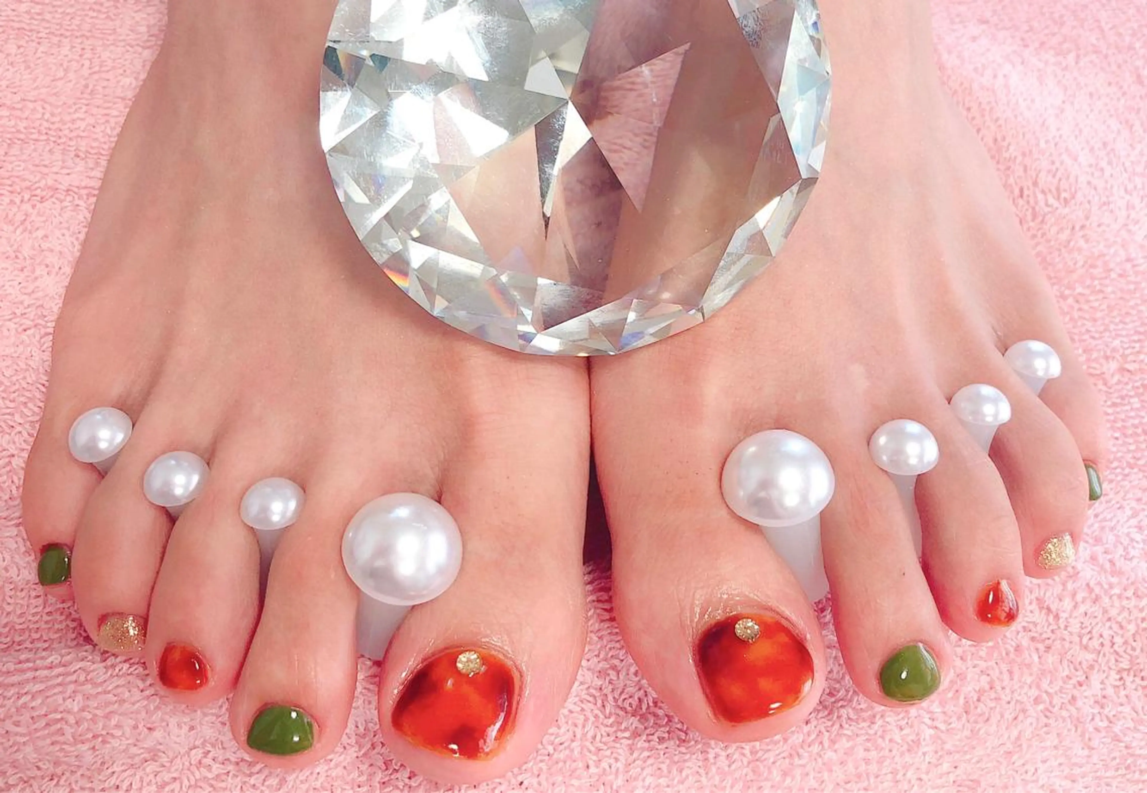 ネイル べっ甲ネイル フットネイル フットネイル CROWN プライベートサロンのネイルデザイン