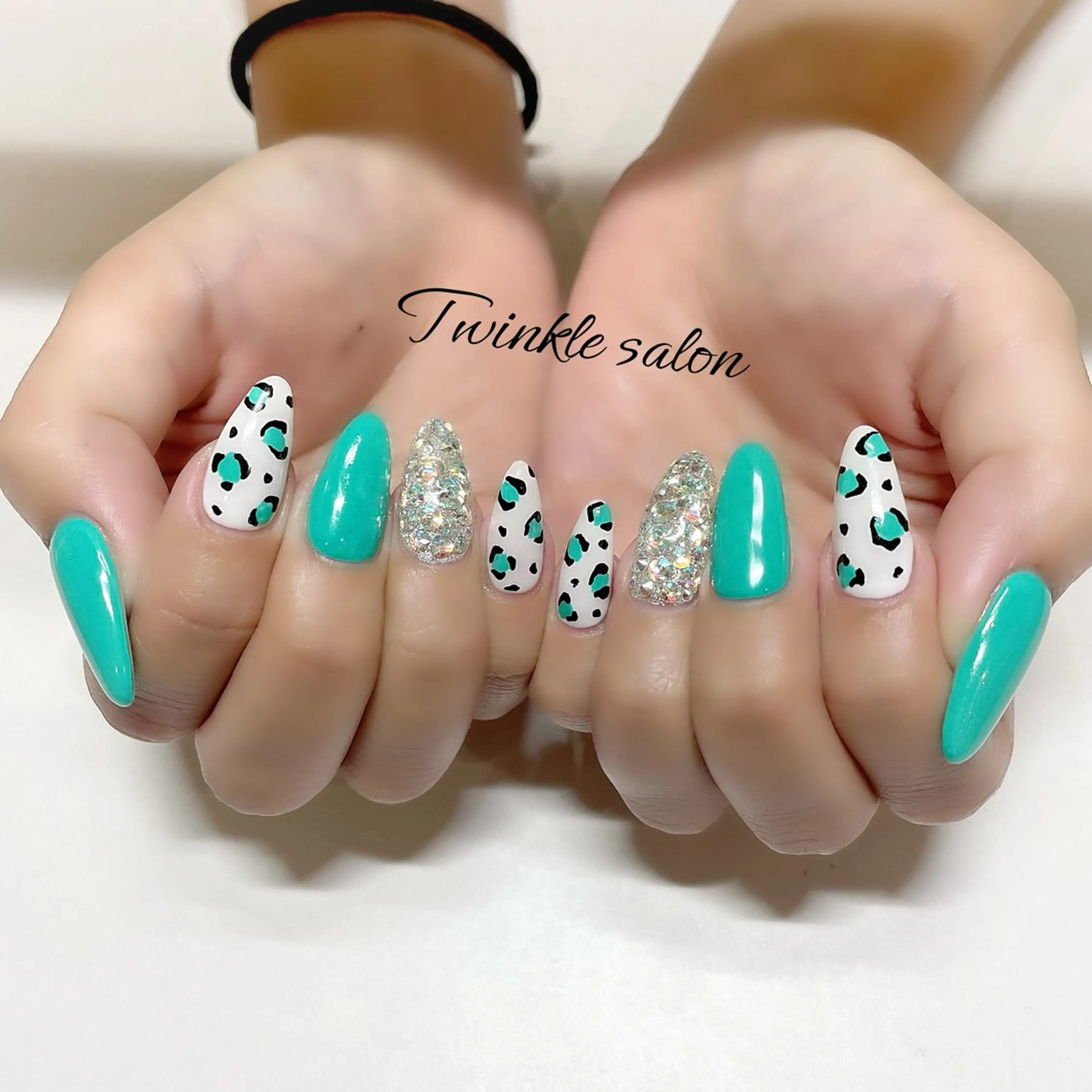 ネイル ハンドネイル ハンドケア 中井 綾香の眉毛・アイブロウイメージ