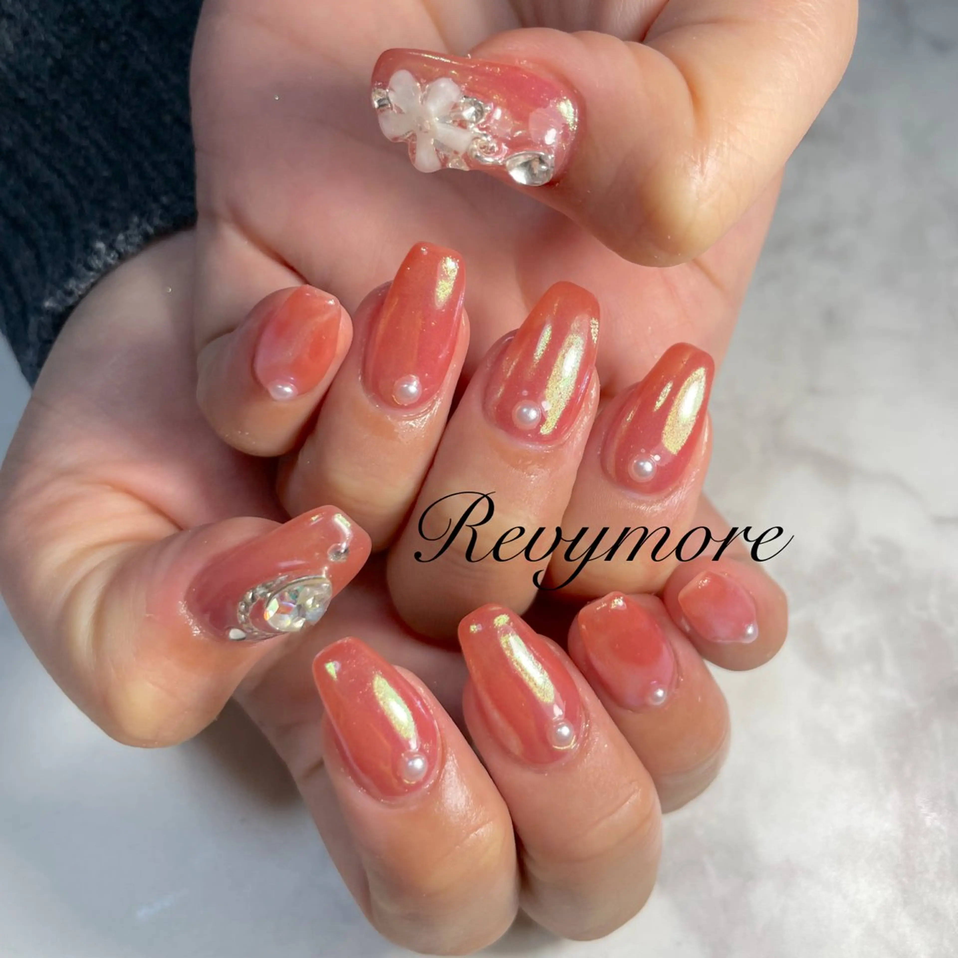 ネイル オーロラネイル ジェルネイル 韓国ネイル ニュアンスネイル オフィスネイル nail salon Revymore所属・nail salon Revymoreのネイルデザイン