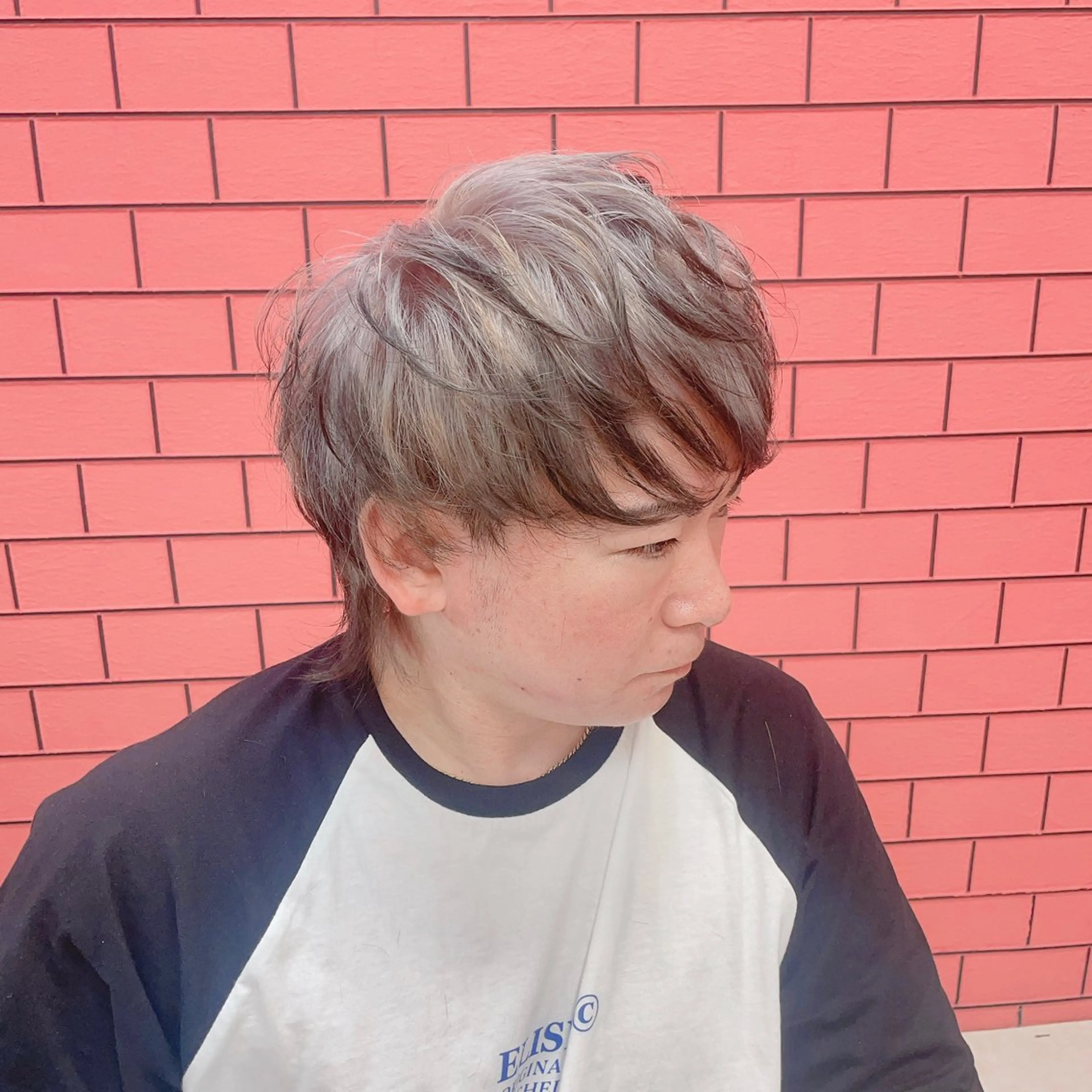 ショート カラー メンズ メンズバレイヤージュ メンズブリーチ メンズハイライト メンズハイトーン メンズインナーカラー ヘアカラー トリートメント デザインカラー髪質 改善Lilithのその他イメージ