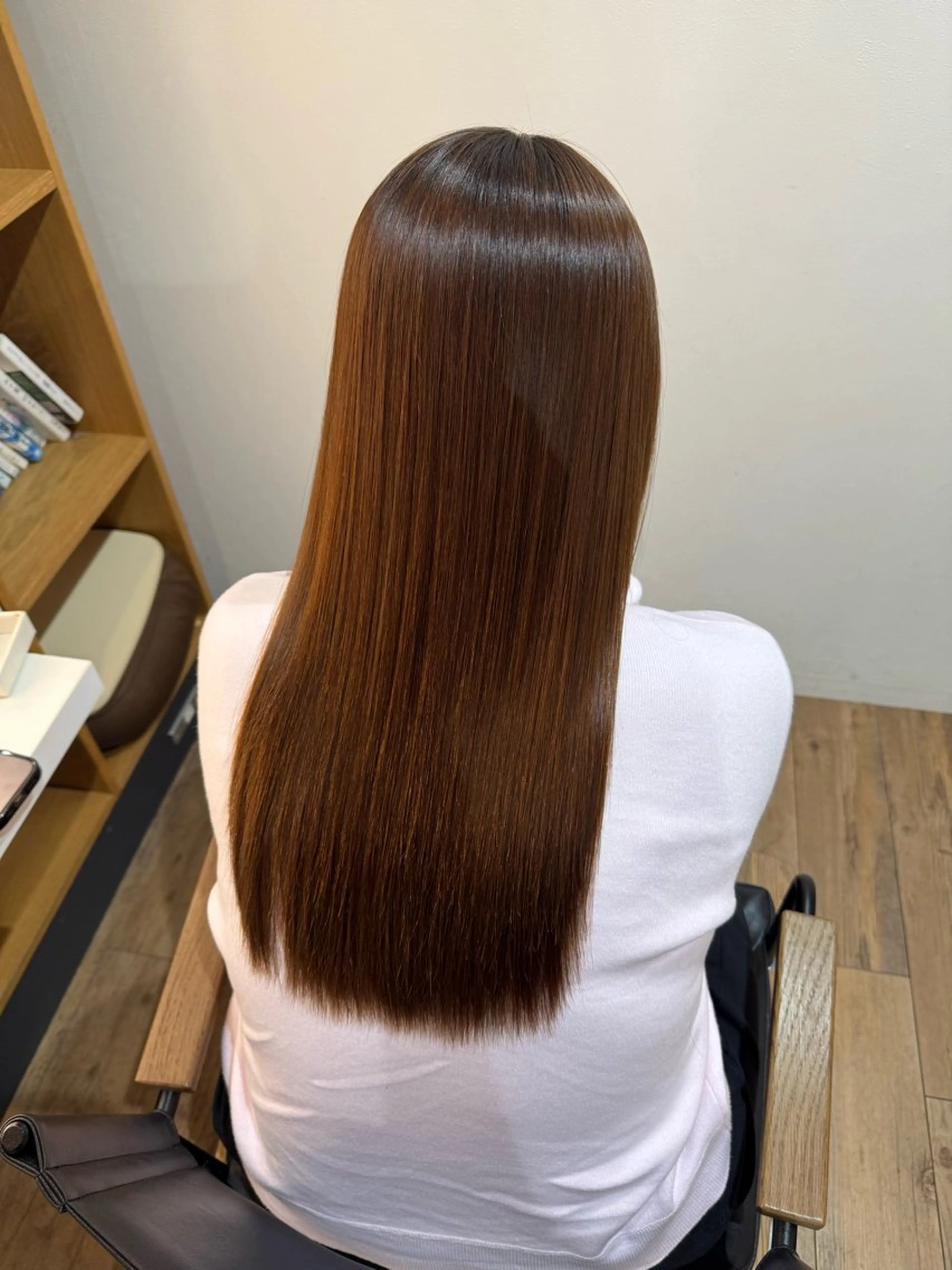 セミロング カット 縮毛矯正 トリートメント afloatkobe所属・美髪/髪質改善 川口凌弥のヘアスタイル