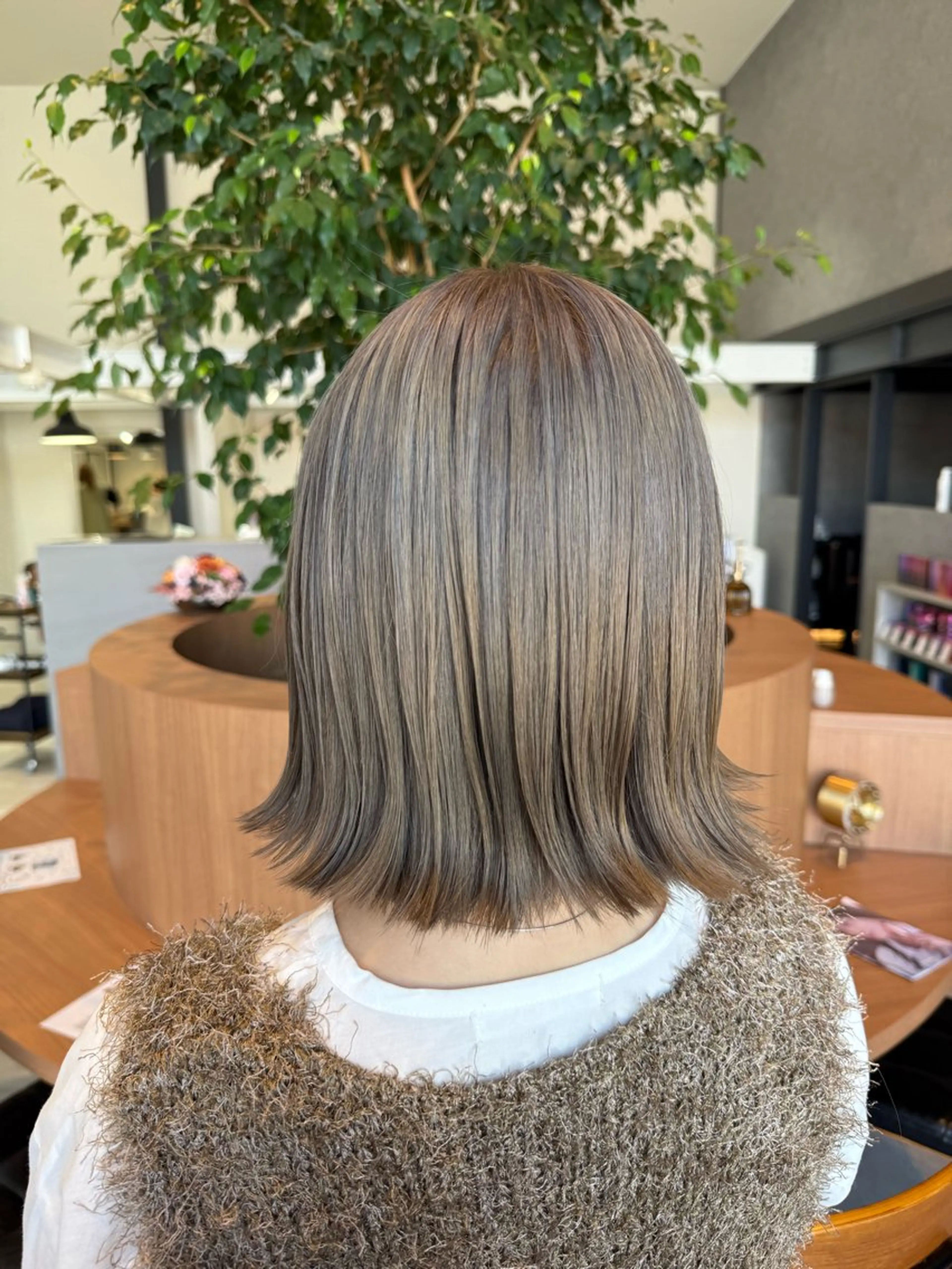 ショート カラー グレージュ オリーブグレージュ オリーブグレー ヘアカラー ayaka |トレンドヘアのヘアスタイル