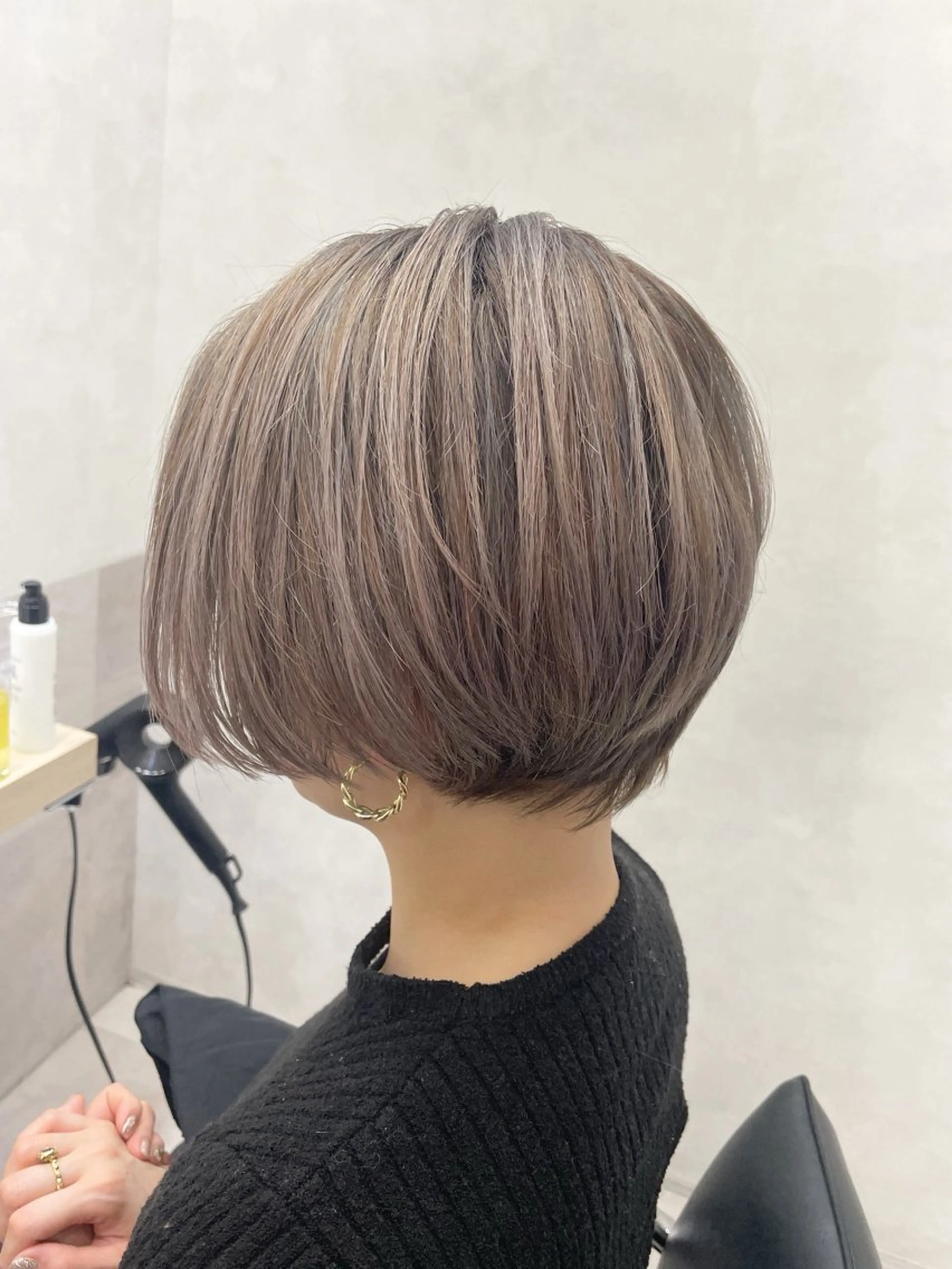 ショート カラー ベージュカラー ブロンド ハイライトカラー ハイライト EMANON天神所属・Hitomi Ezakiのヘアスタイル