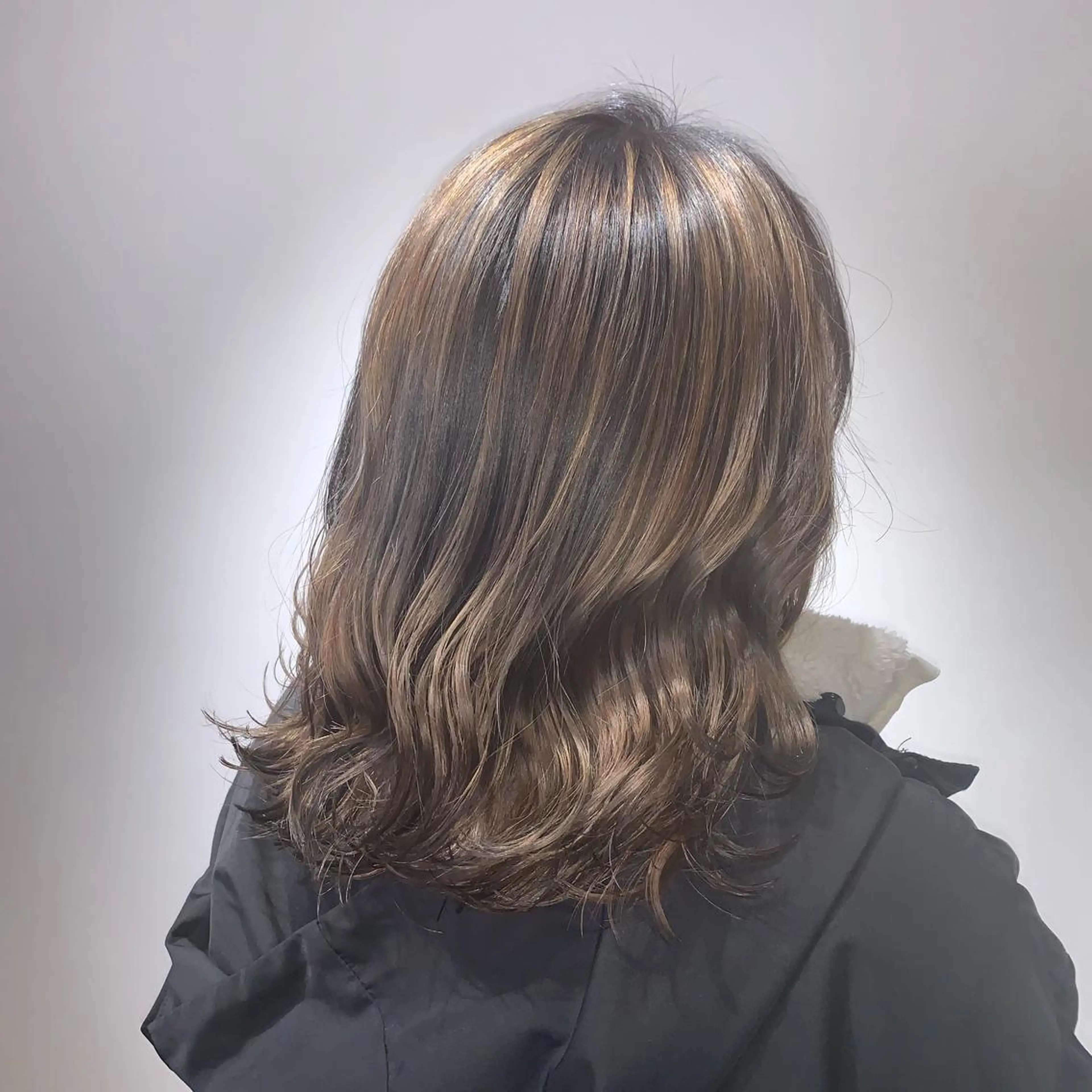 ミディアム レイヤーカット 中島 直哉のヘアスタイル