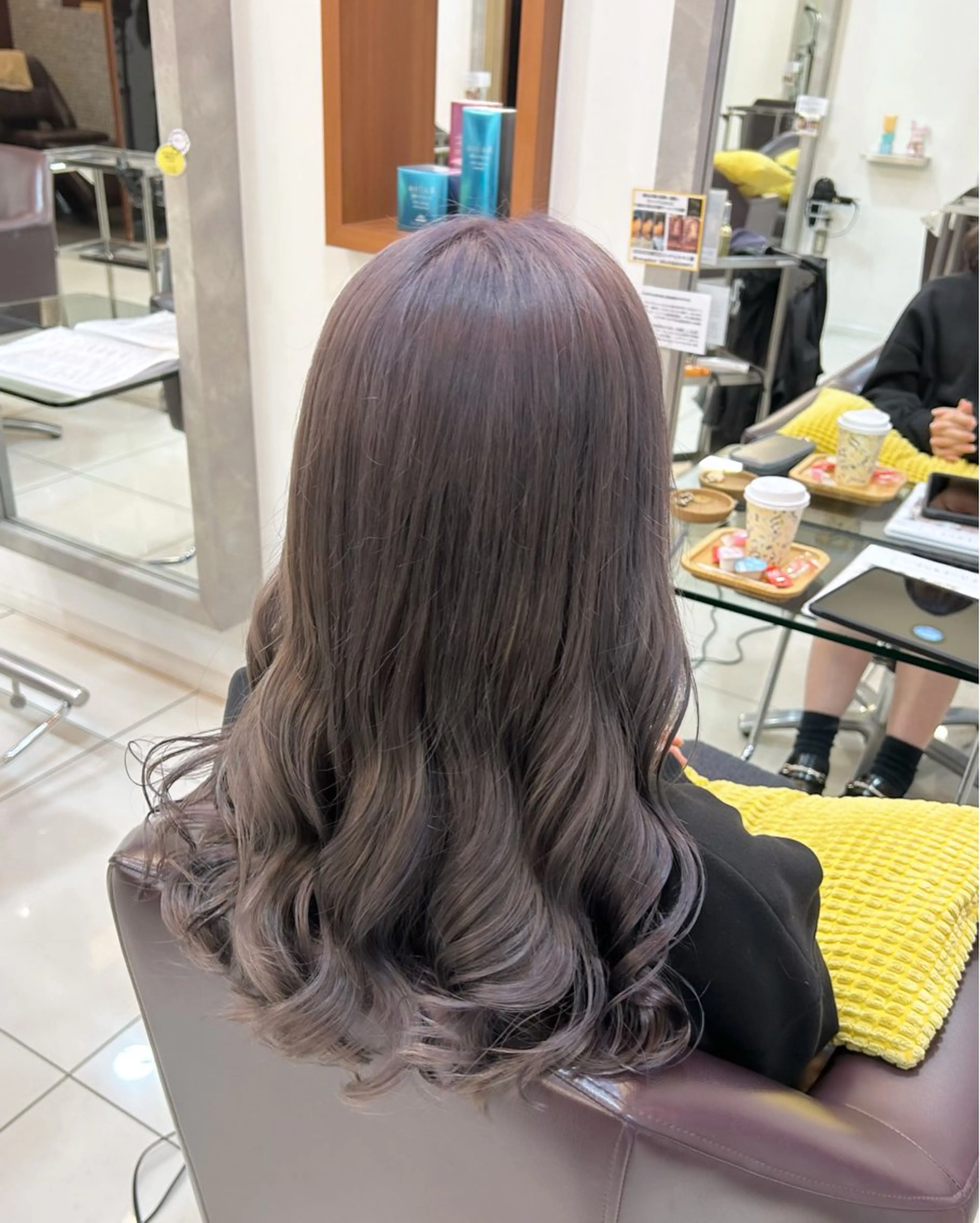 ロング カラー ブリーチ ケアブリーチ グレージュ ラベンダーカラー ラベンダーグレージュ トップスタイリスト 林すずかのヘアスタイル