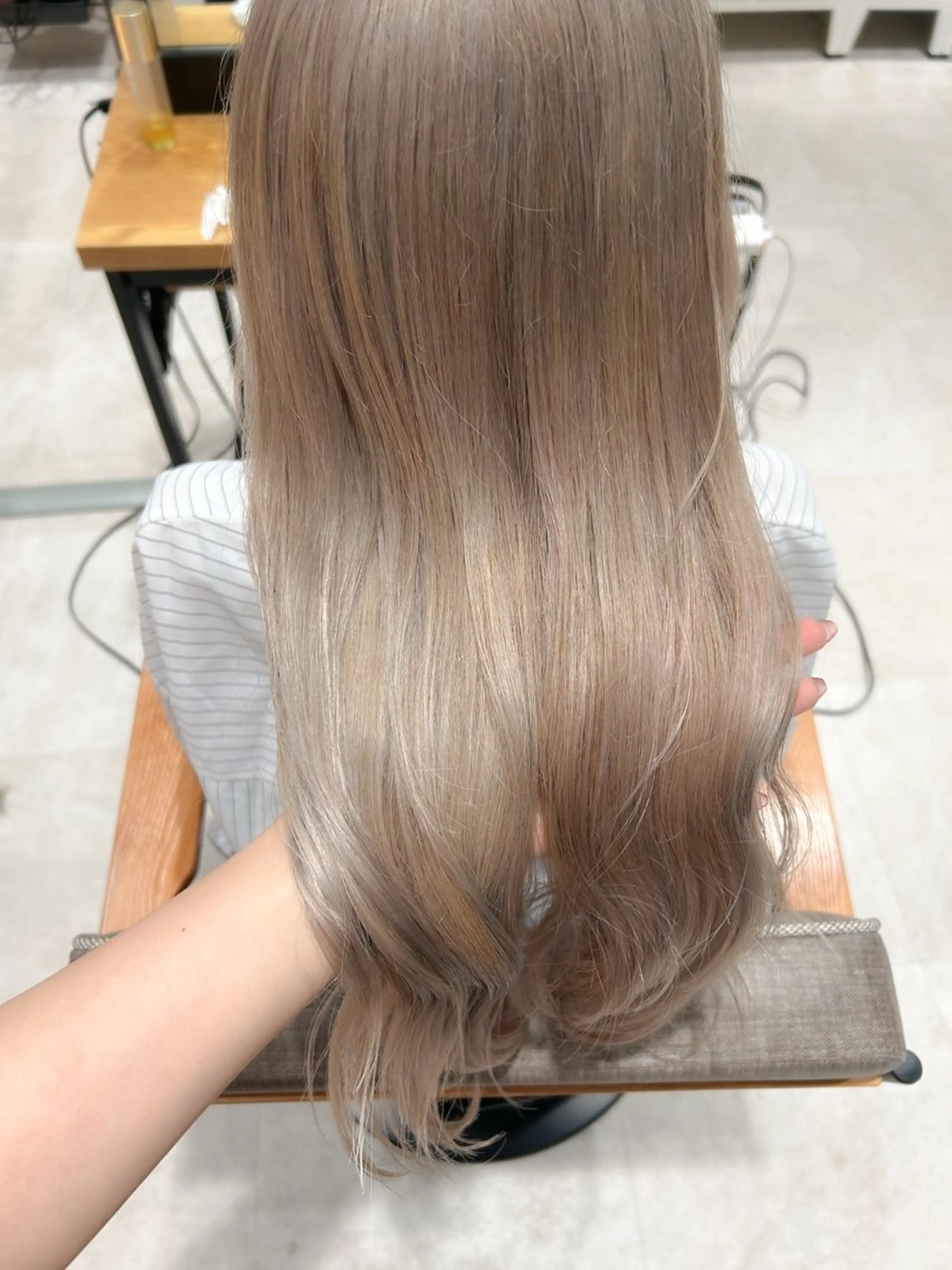 セミロング カラー ベージュカラー ミルクティーベージュ カット ヘアカラー トリートメント 🎀髪質改善・艶髪カ ラー🎀YUMEKAのヘアスタイル