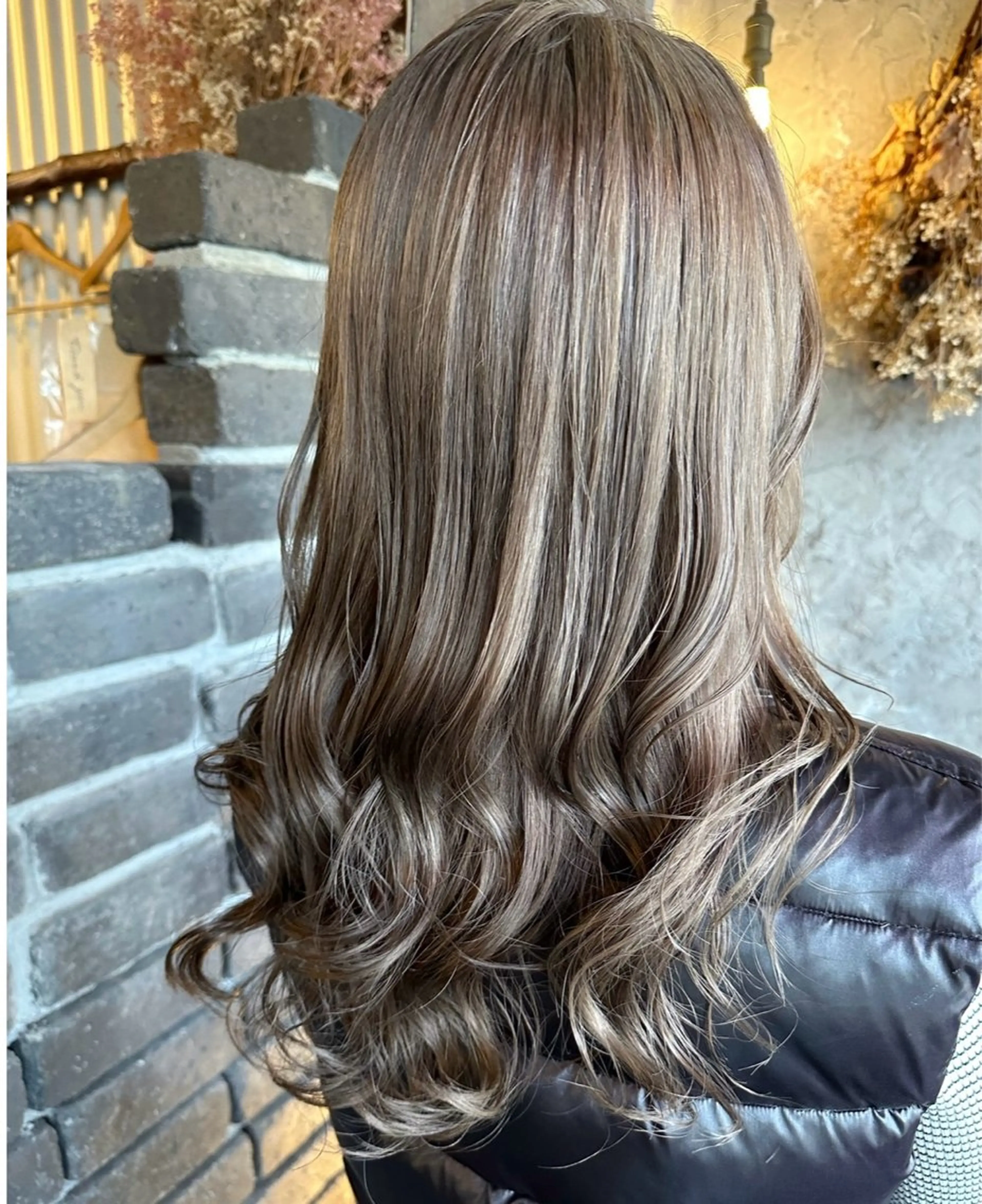 ロング ヘアカラー 玉木 育実のヘアスタイル