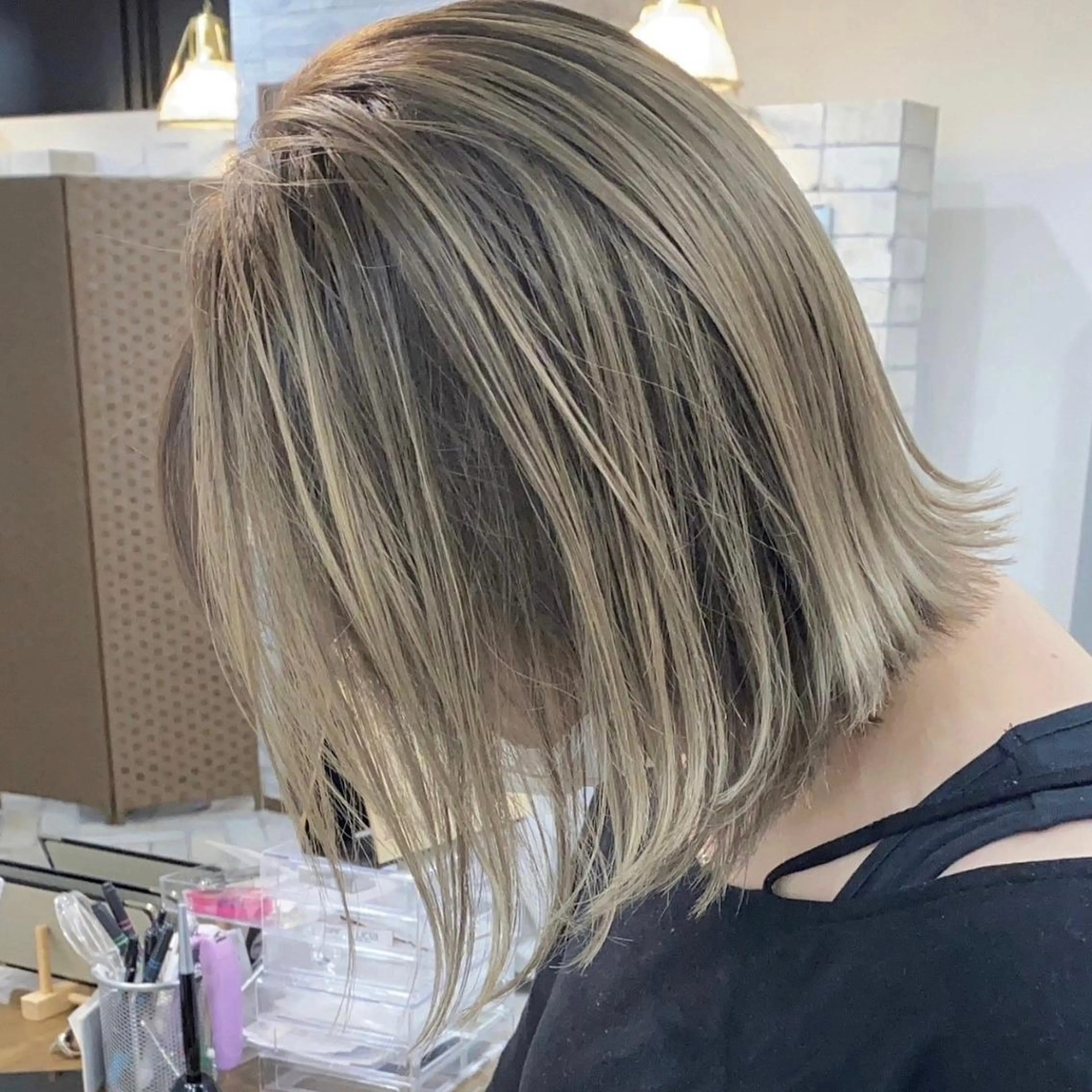 ミディアム カラー パーマ ヘアアレンジ メンズ キッズ ネイル マツエク・マツパ アイブロウ メンズバレイヤージュ メンズブリーチ メンズハイライト メンズインナーカラー メンズ韓国風 透明感ワンカラー梅田 ダブルカラー/川上のヘアスタイル