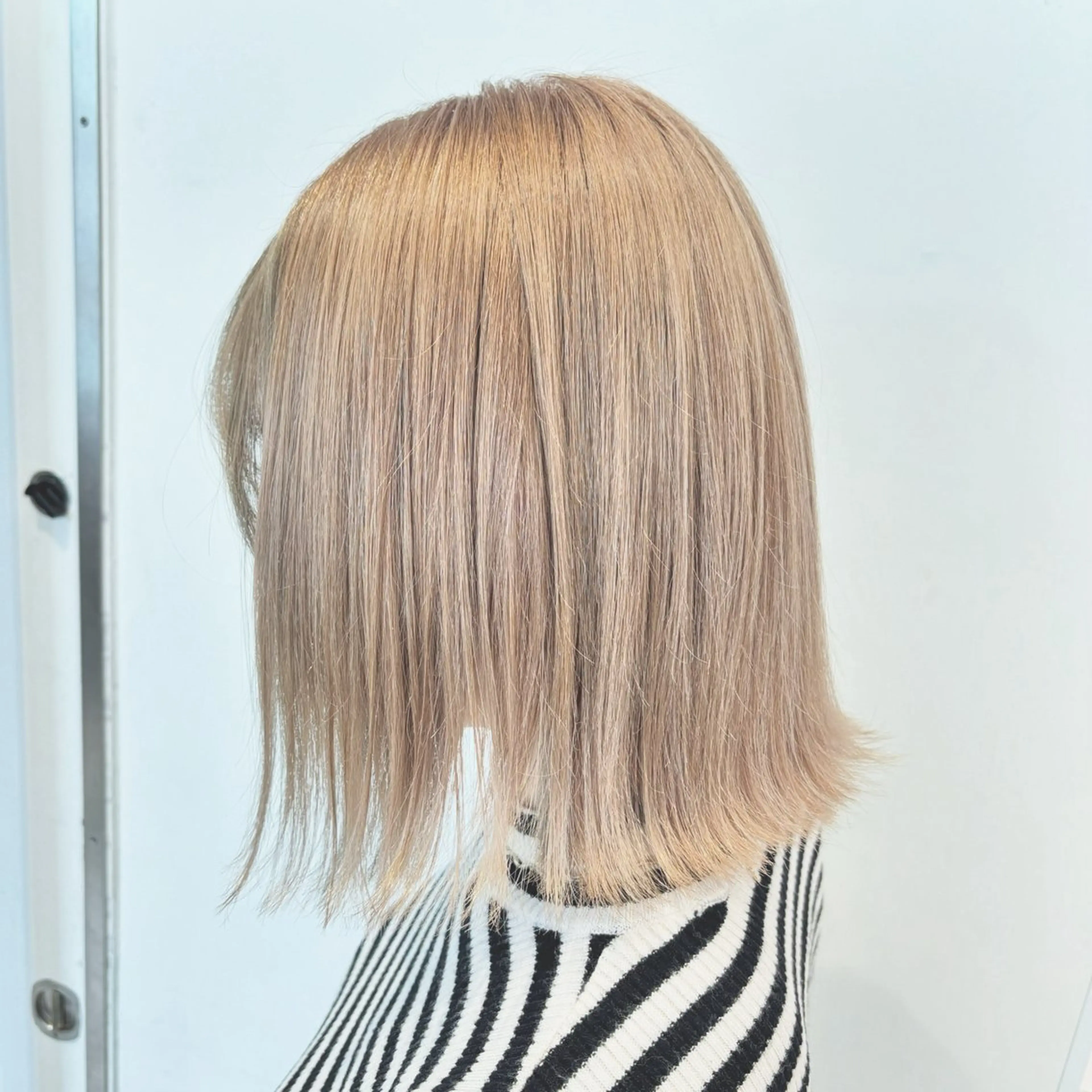 カラー 長尾菜々美🐰 ／ハイトーンカラーのヘアスタイル