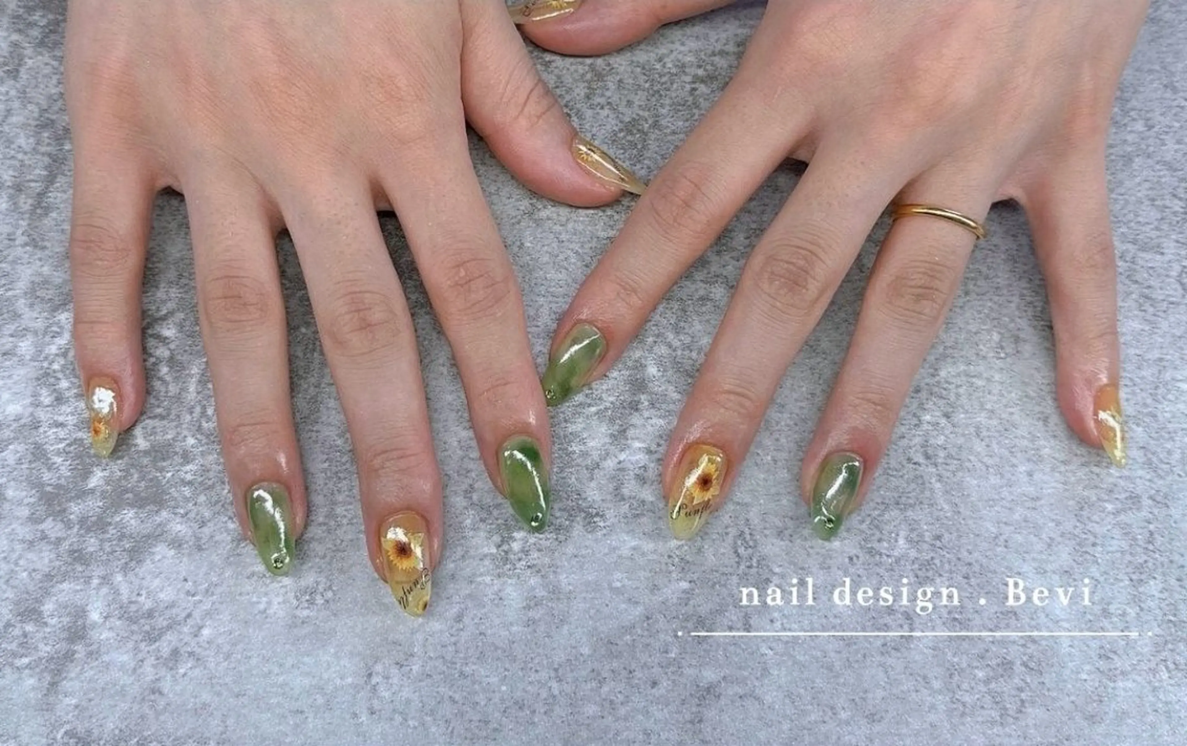 ネイル オーロラネイル クリアネイル フラッシュネイル フラッシュマグ フットネイル Bevi salonのその他イメージ