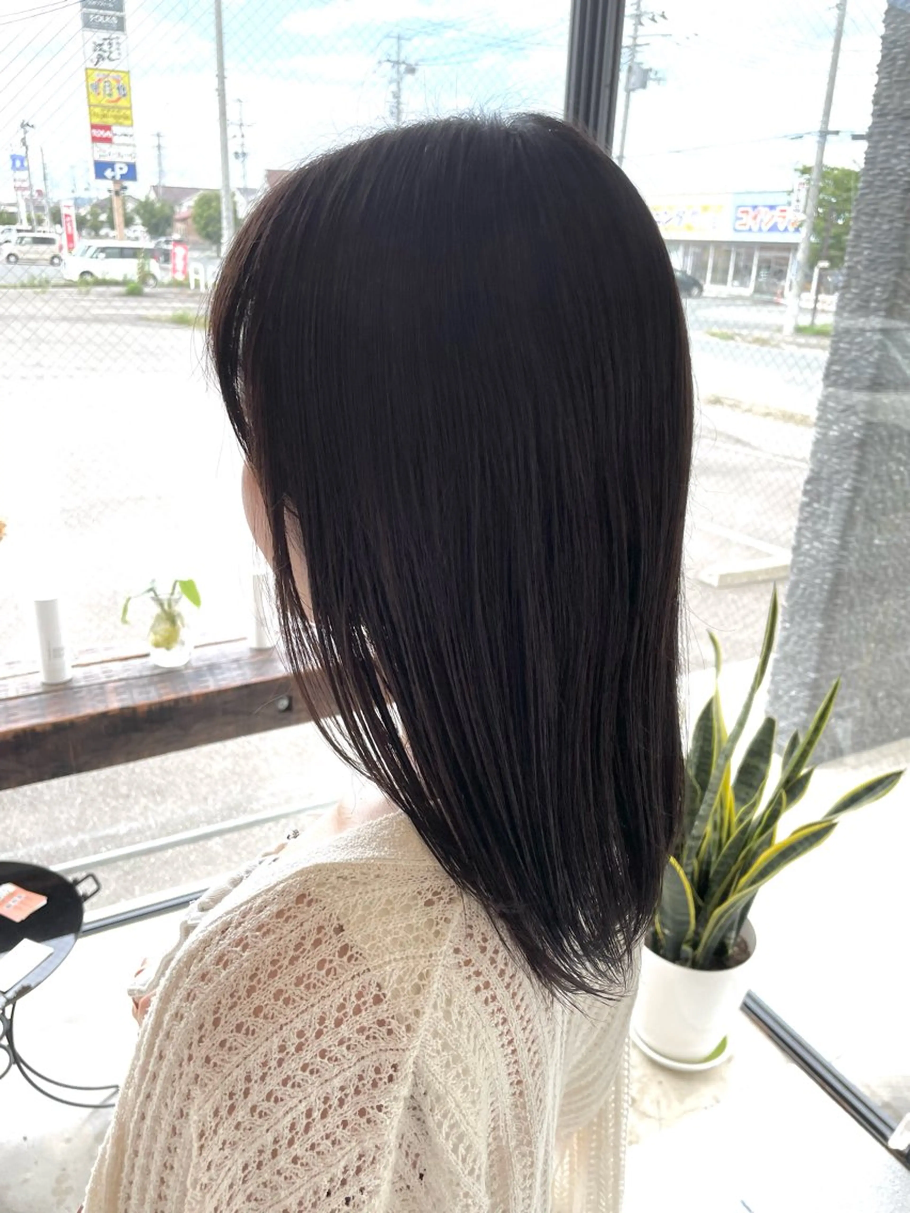 ロング カラー 黒髪 透明感カラー グレーブラック カット ヘッドスパ ヴァンキャトル所属・芳賀 風斗のヘアスタイル