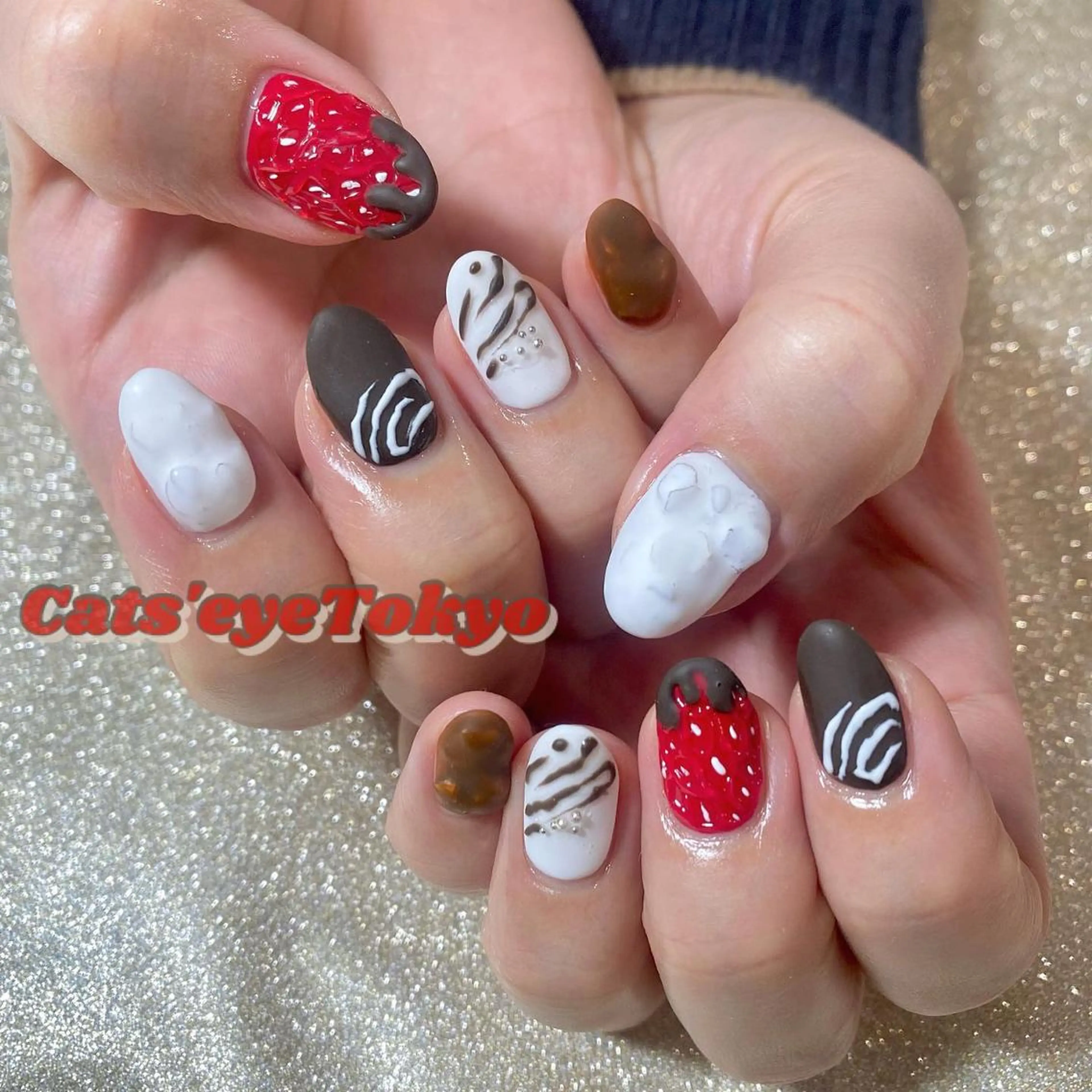 ネイル マツエク・マツパ バレンタイン Cat's eye TOKYO 新宿店のネイルデザイン