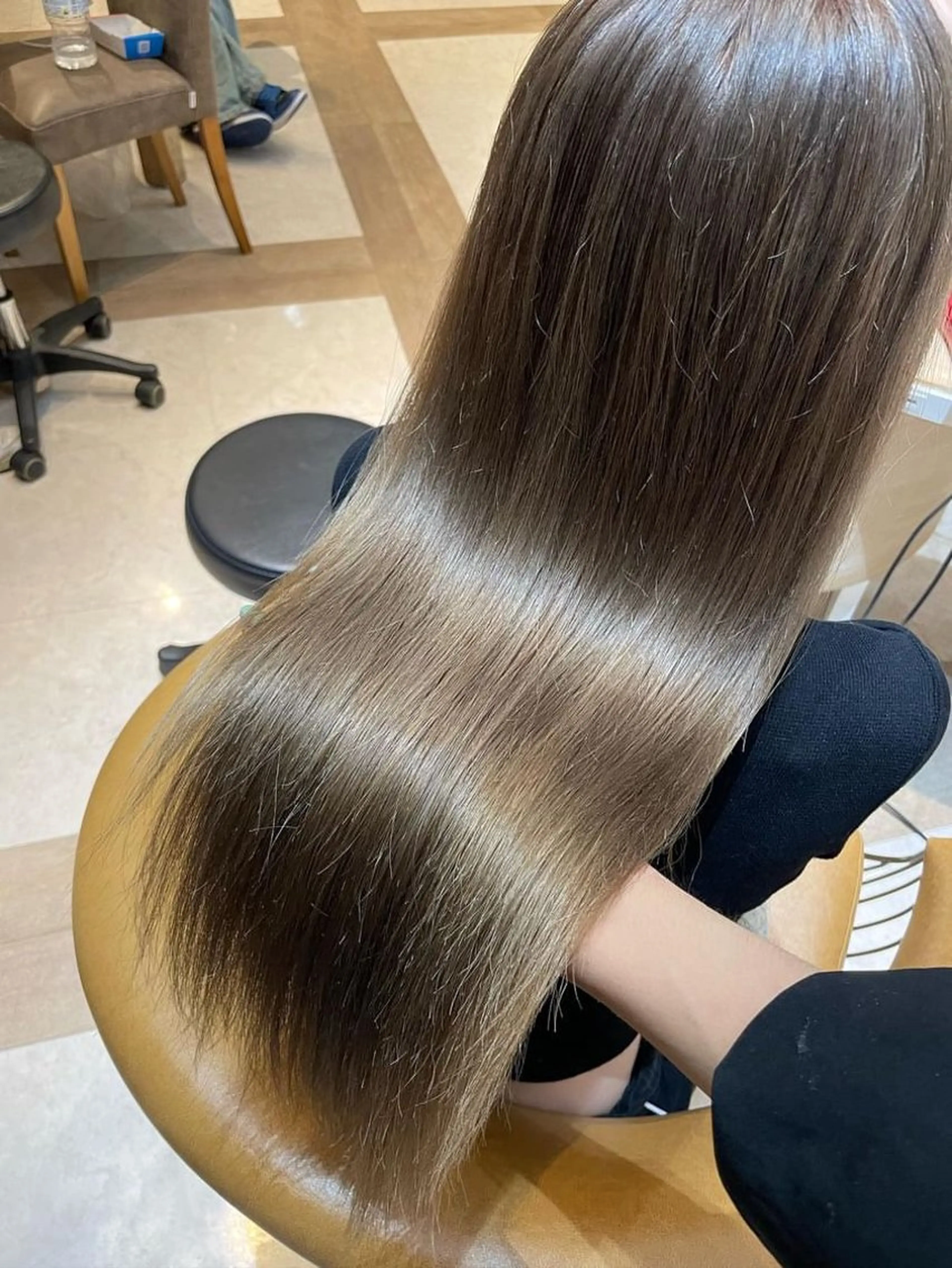 ロング ❤️ブリーチなし💚 ダブルカラー平野実花のヘアスタイル