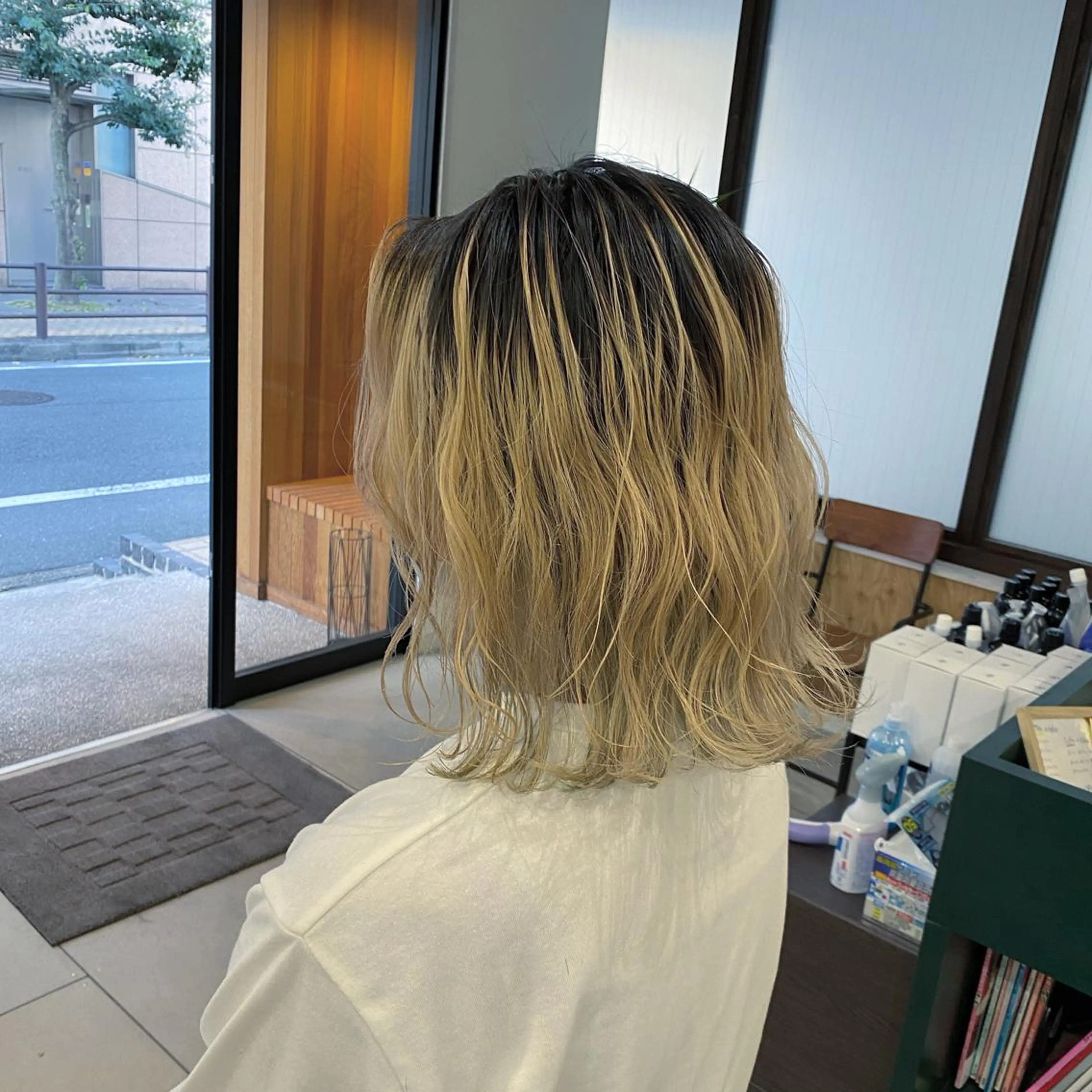 カラー ブリーチカラー よねだまことのヘアスタイル