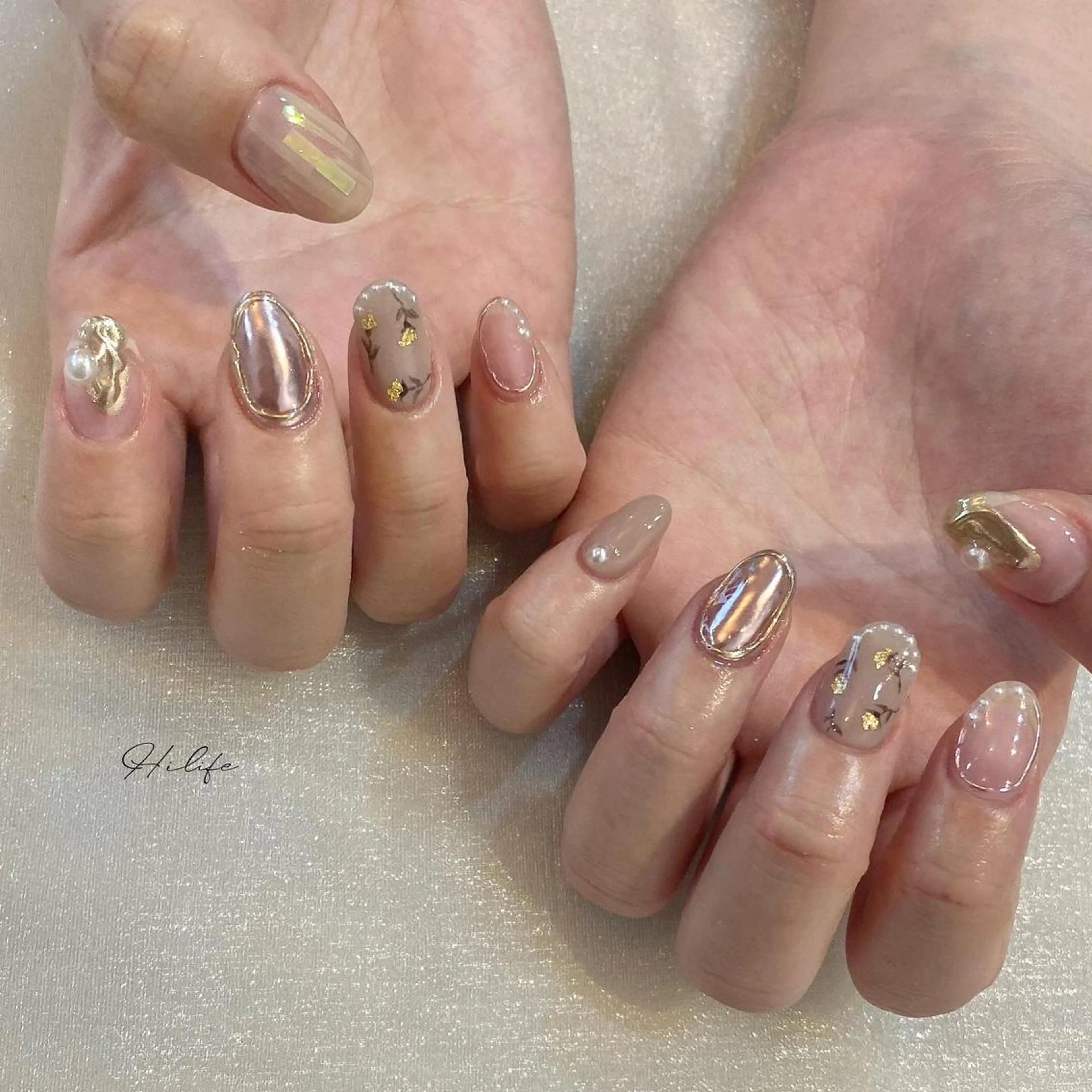 ネイル アートネイル ゴールド ミラーネイル ピンク ネイルチップ ハンドネイル Nail Adore.のネイルデザイン