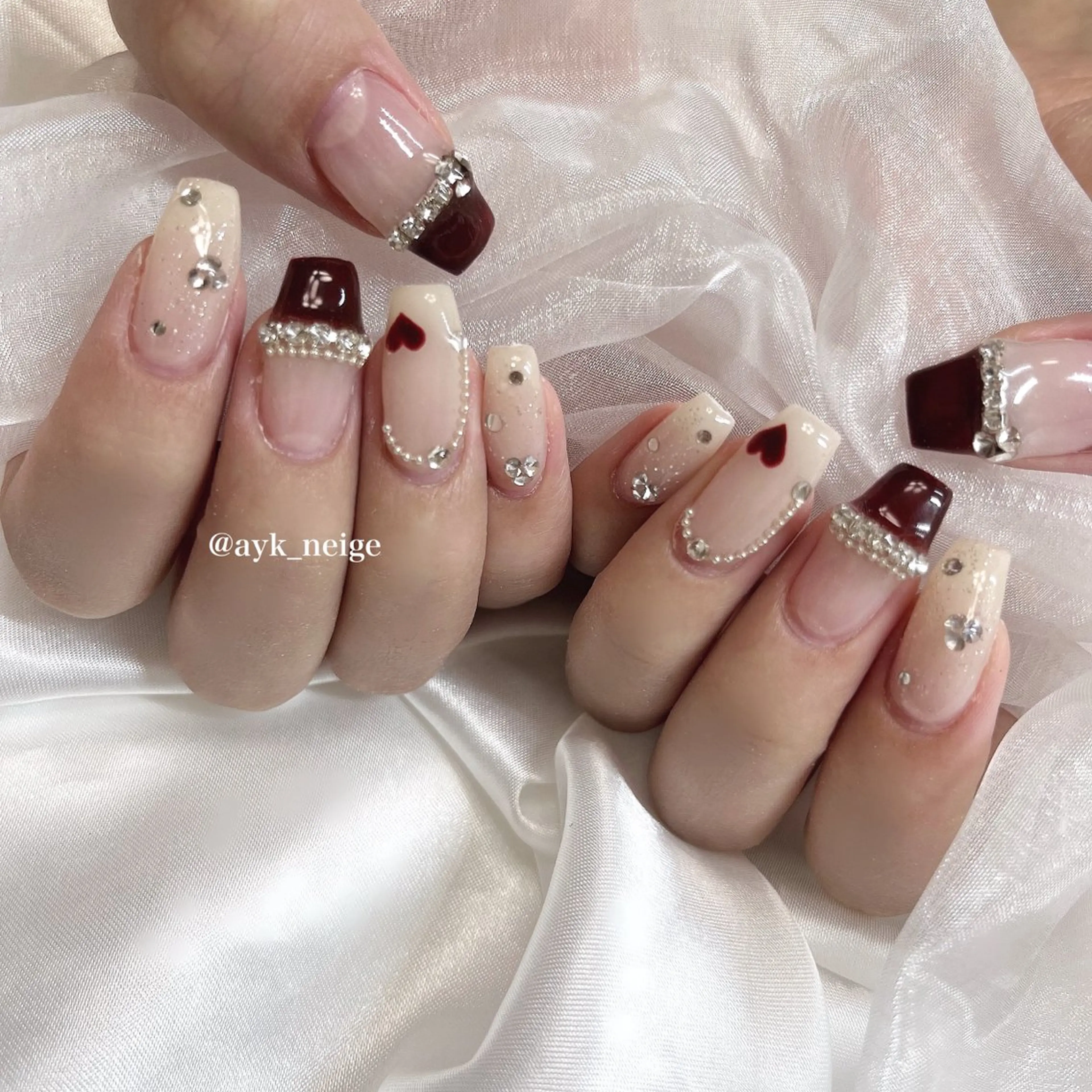 ネイル フットネイル フレンチネイル キラキラネイル 韓国ネイル マグネットネイル n'eige nail所属・大谷 綾香のネイルデザイン