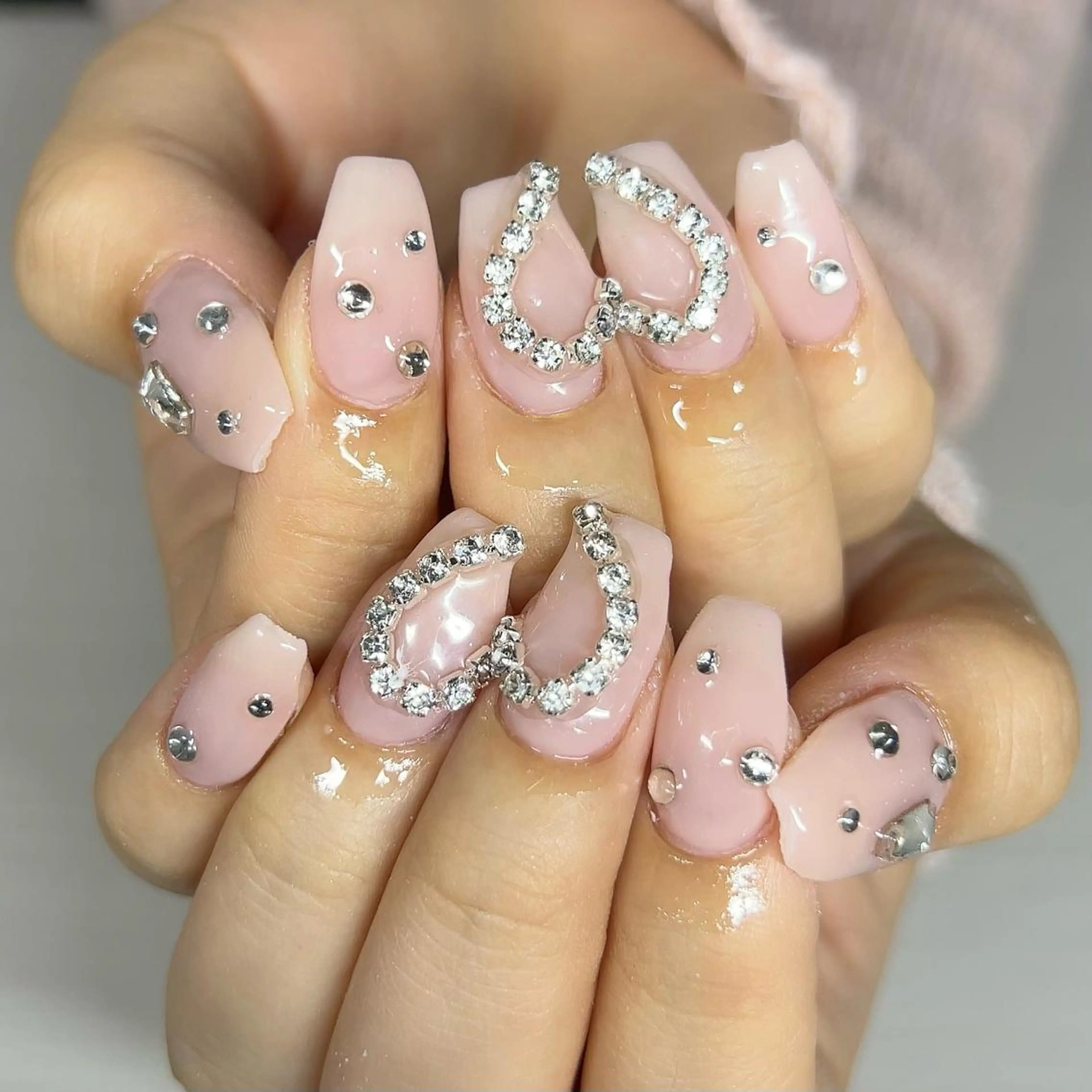 ネイル ハート ストーンネイル ハンドネイル 【Yappy🌈】 💖P-tanaのネイルデザイン