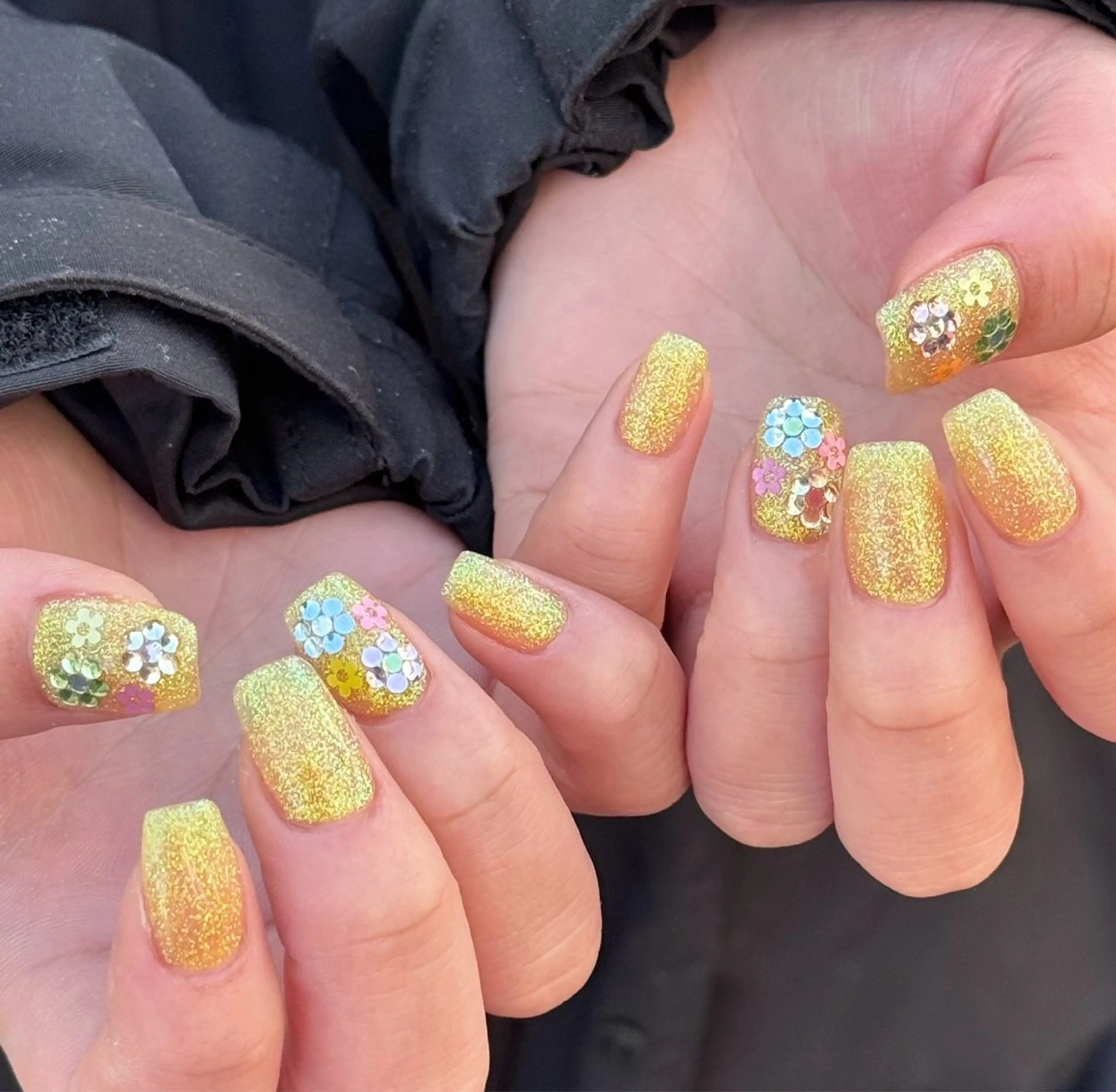 ネイル Pins16所属・HI-KO 🦙のネイルデザイン