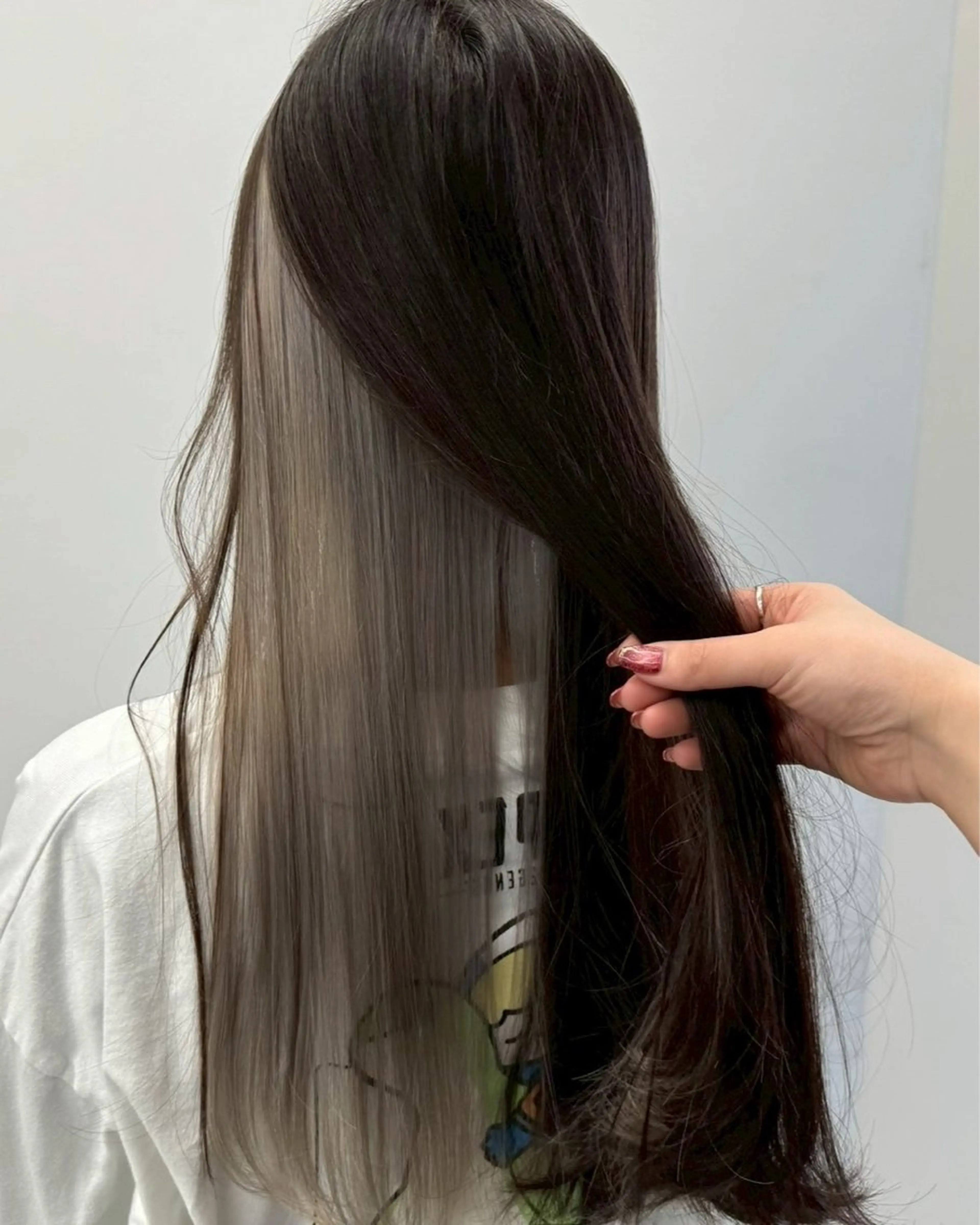 ロング カラー Opus by amble luxe所属・Iwana ワンカラーのヘアスタイル