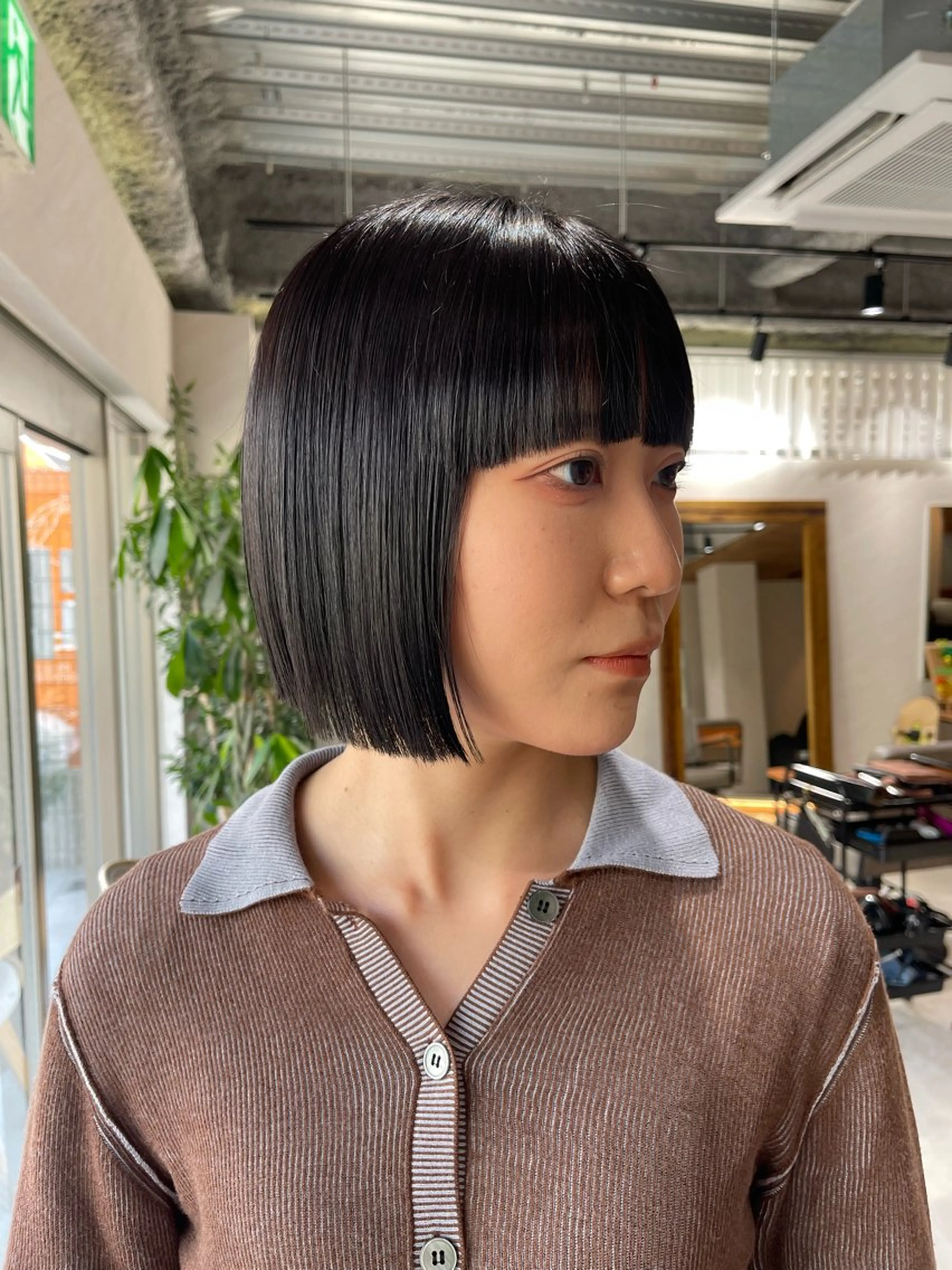 ショート カラー 切りっぱなしボブ 黒髪 ブルーカラー ブルーブラック ボブ カット ヘアカラー トリートメント 🩵ボブ/レイヤー /髪質改善🩵のヘアスタイル