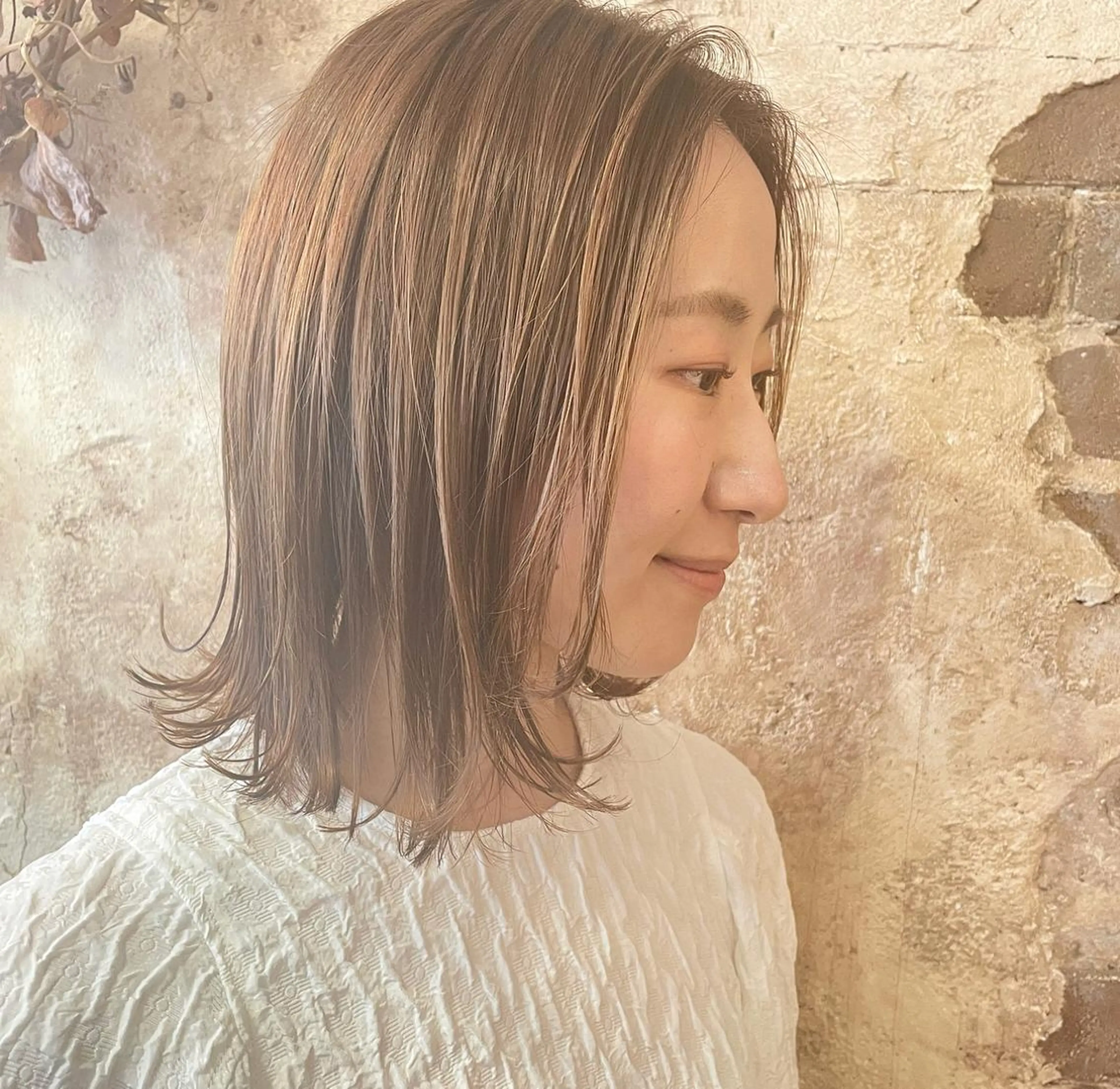 ミディアム カラー ブリーチ、パーマ 西部笑のヘアスタイル