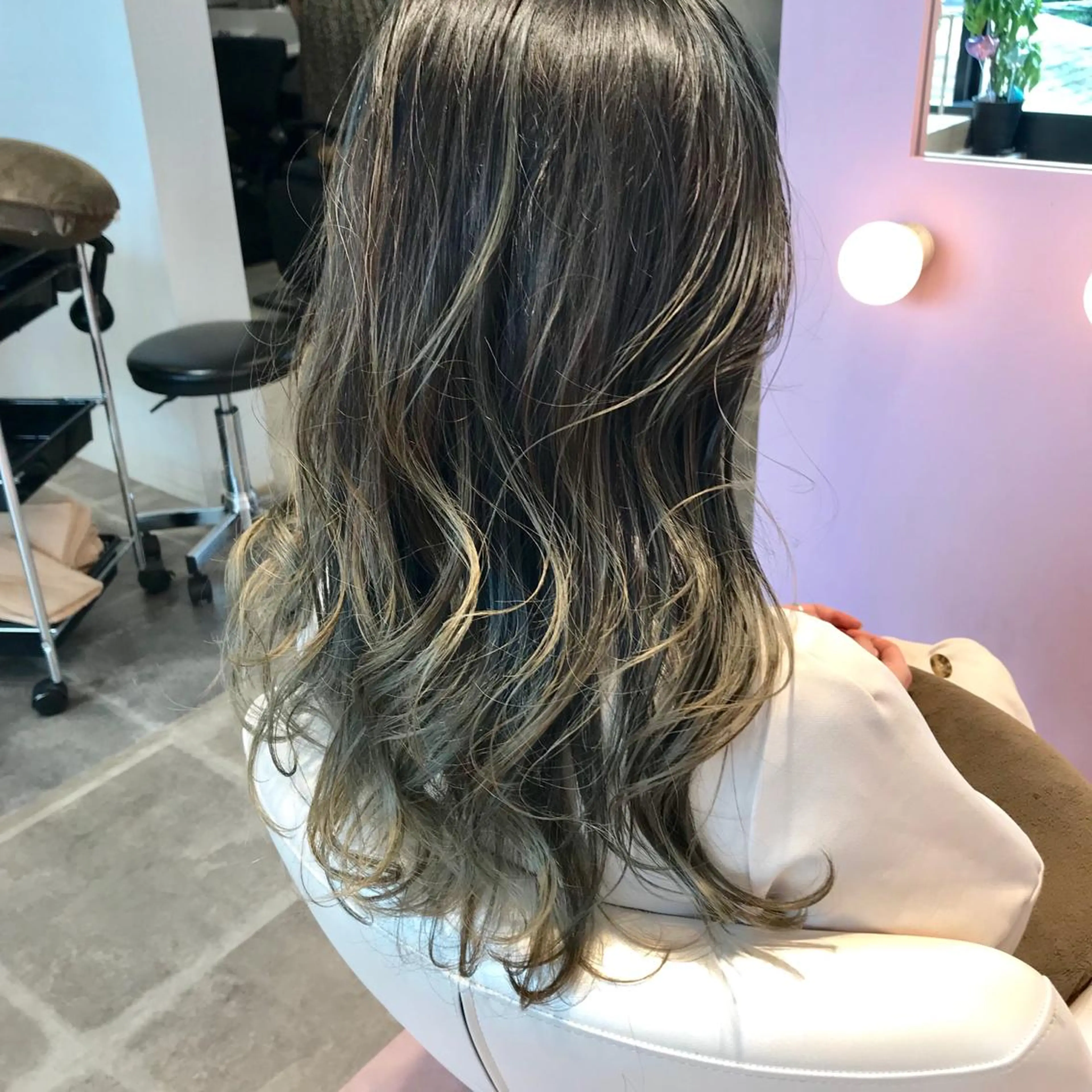 セミロング アッシュ レイヤーカット カット ヘアカラー トリートメント 所渉/韓国レイヤー /ウルフカットのヘアスタイル